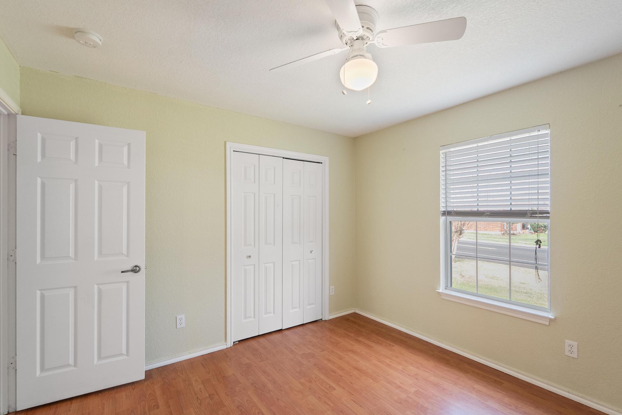 1309 Mallard Ln, Taylor, TX 76574