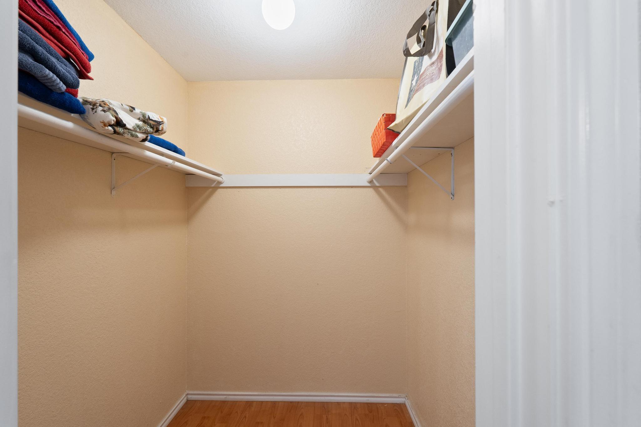 1309 Mallard Ln, Taylor, TX 76574