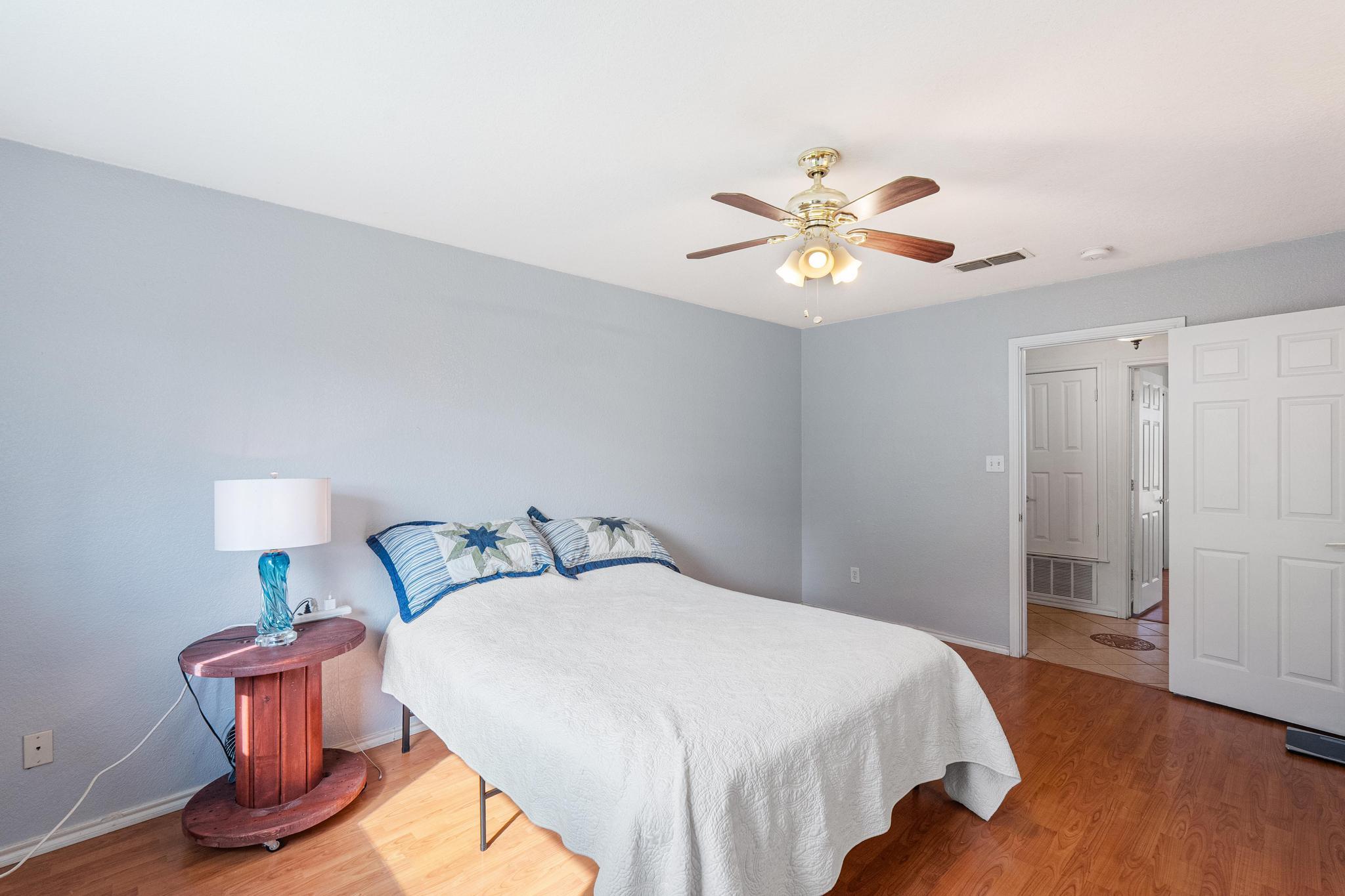 1309 Mallard Ln, Taylor, TX 76574