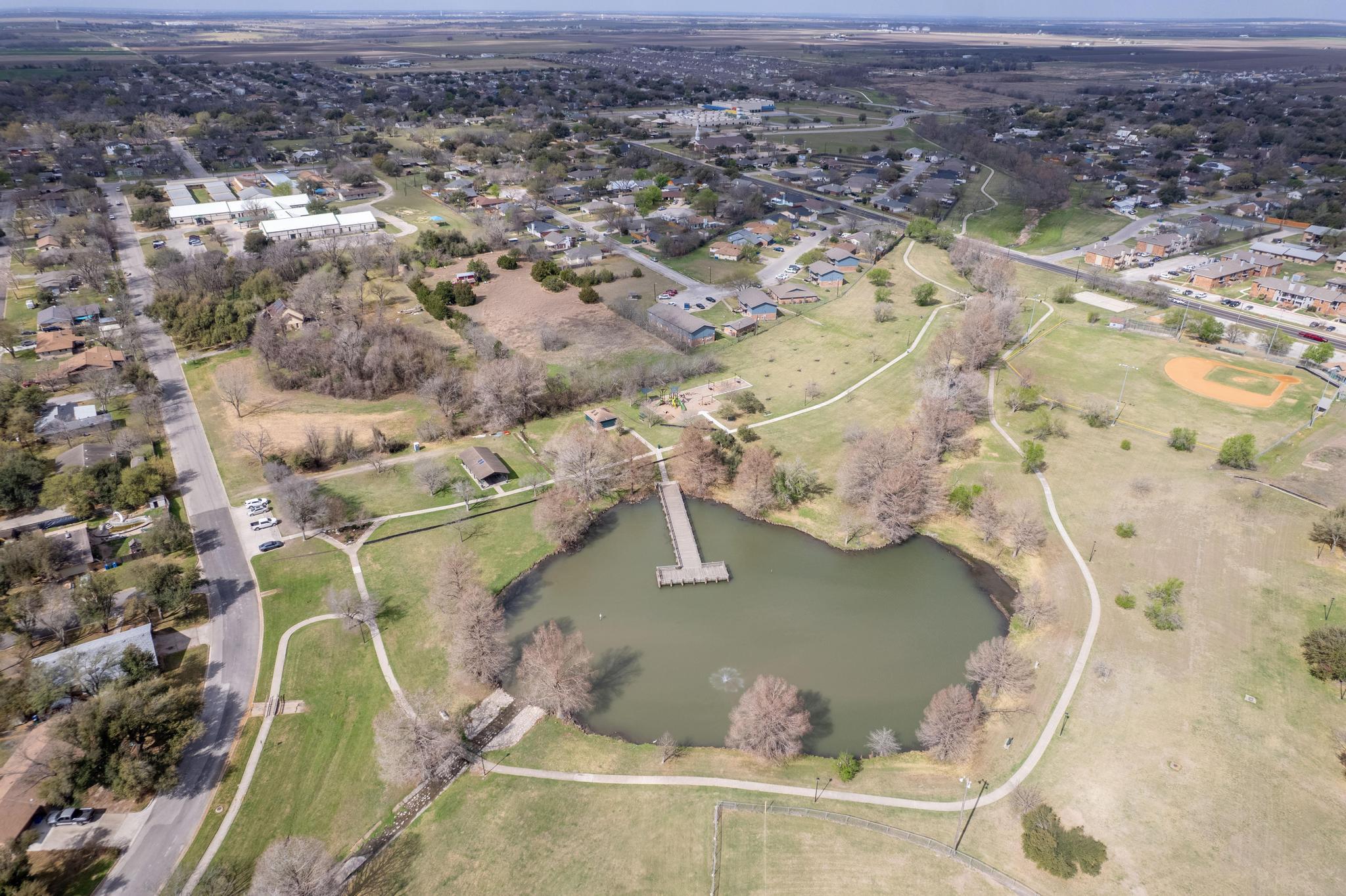 1309 Mallard Ln, Taylor, TX 76574