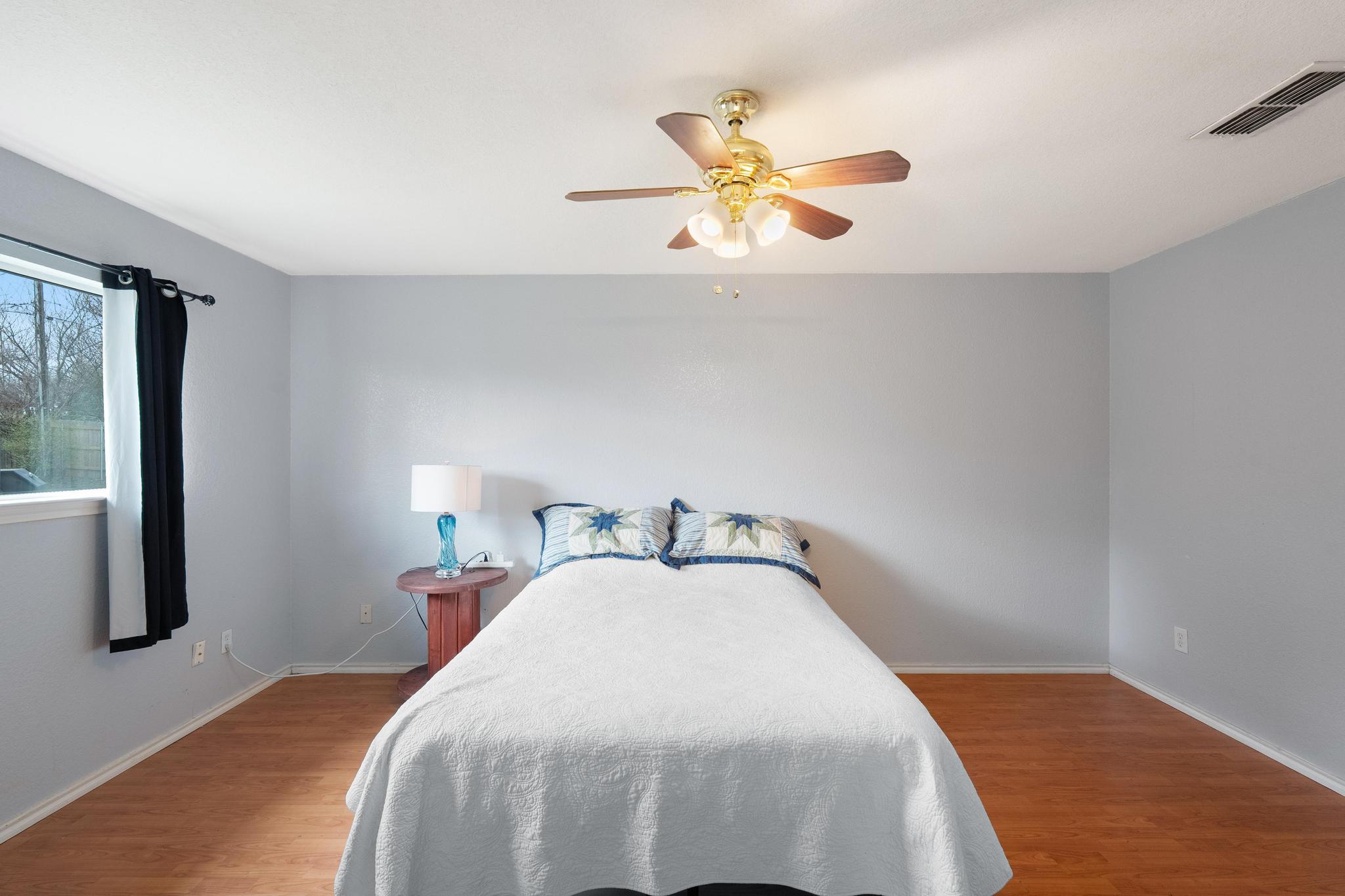 1309 Mallard Ln, Taylor, TX 76574