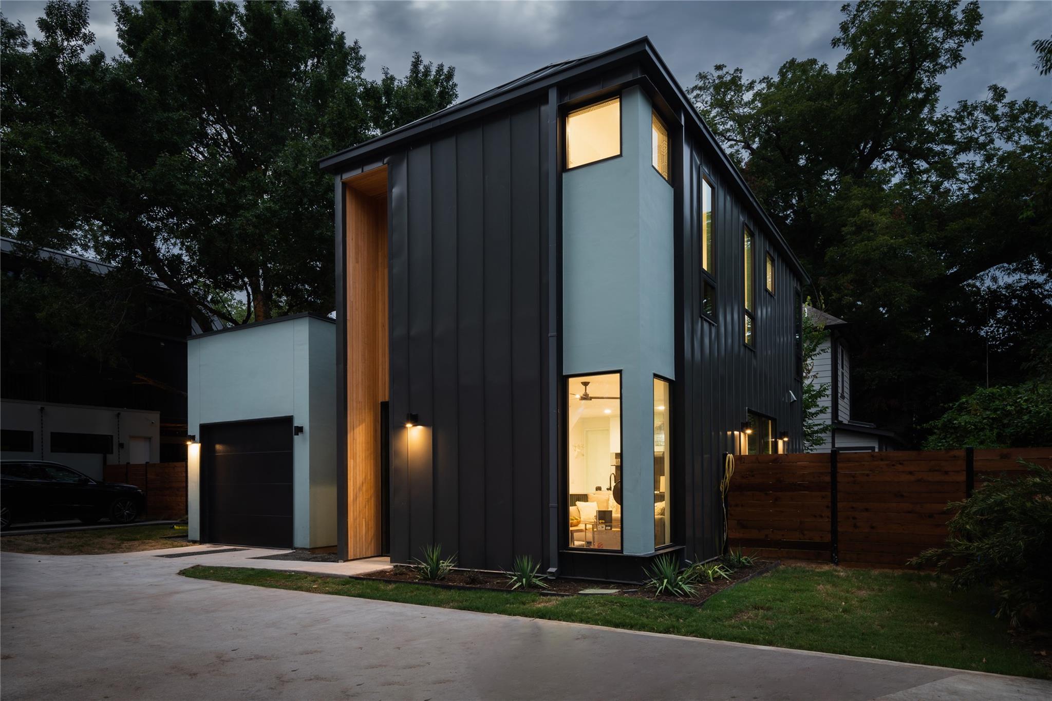 1103 Cherico St # 2, Austin, TX 78702