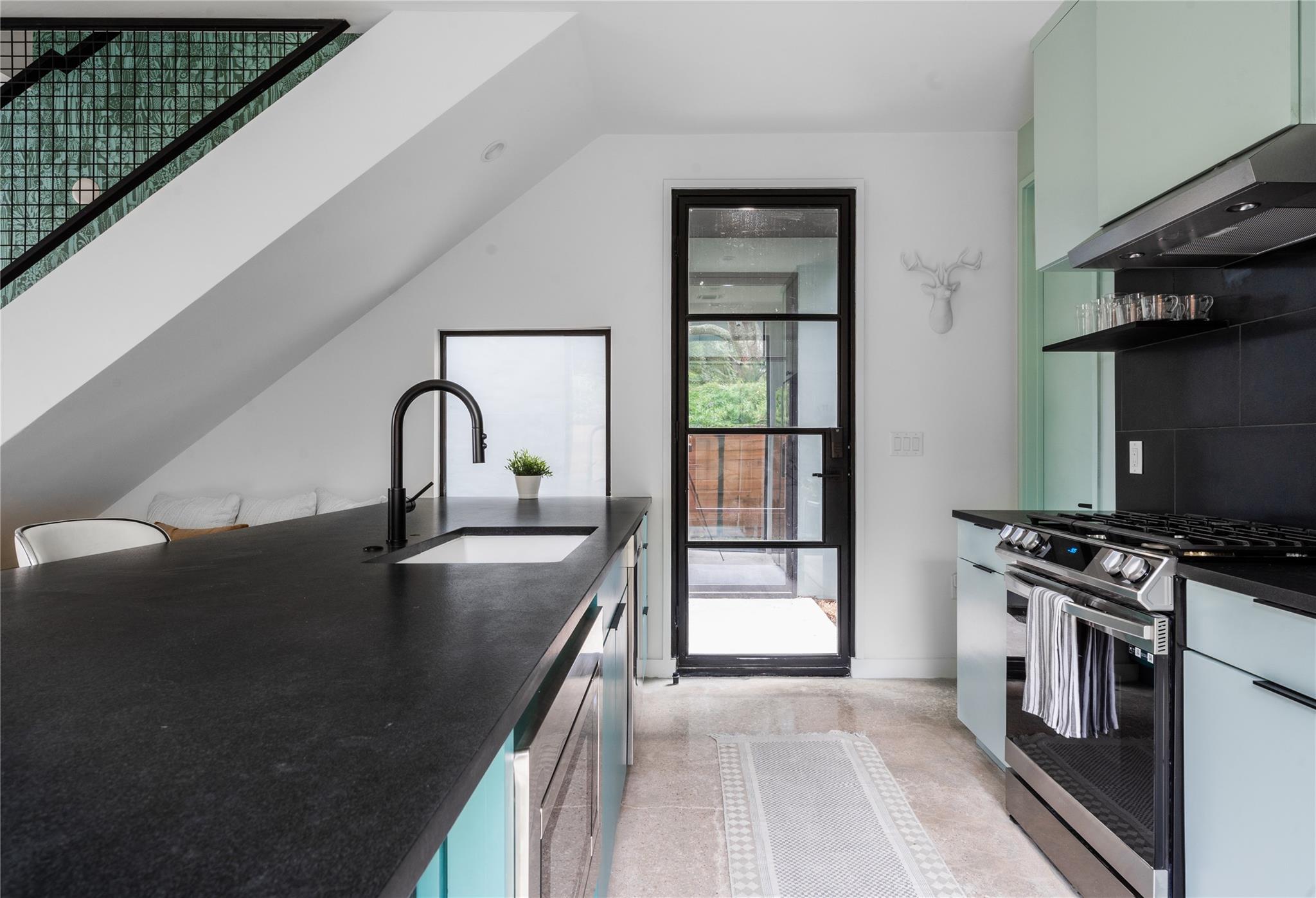 1103 Cherico St # 2, Austin, TX 78702