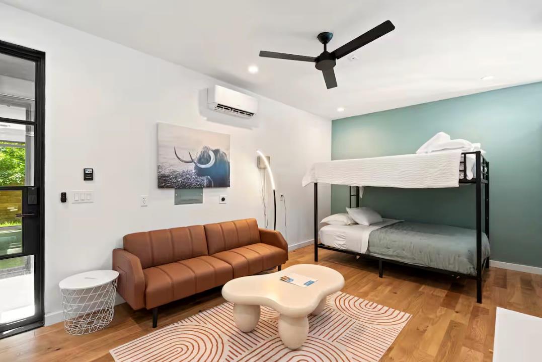 1103 Cherico St # 2, Austin, TX 78702