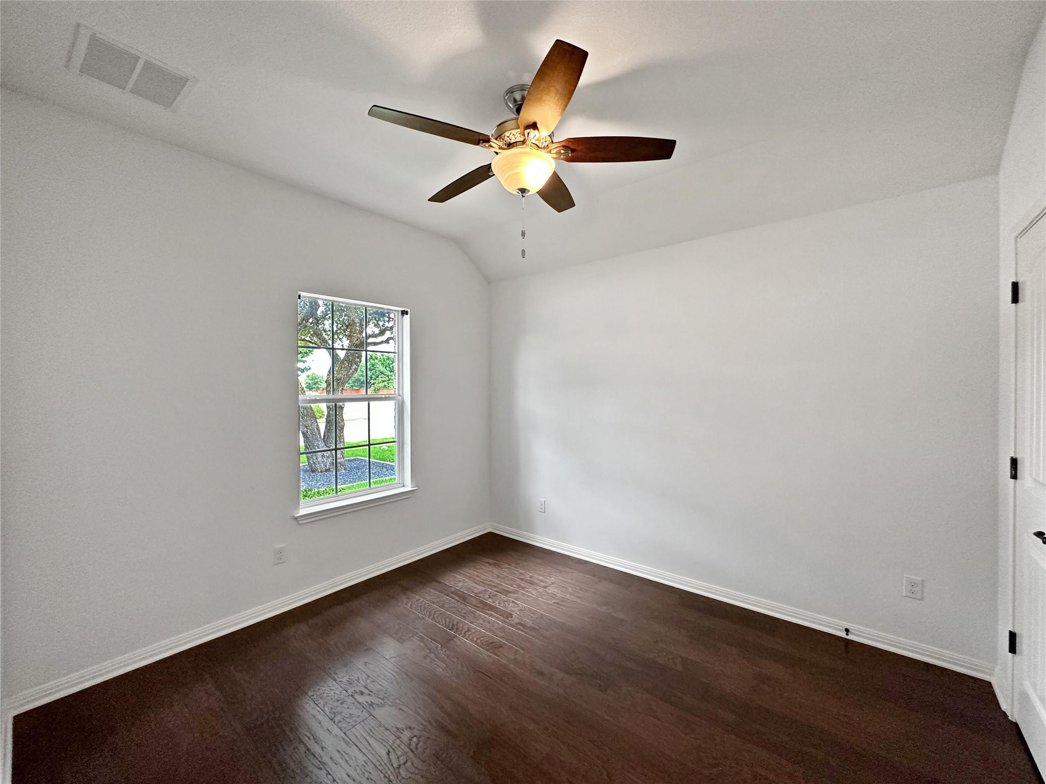 201 Arrezo Ln, Georgetown, TX 78628