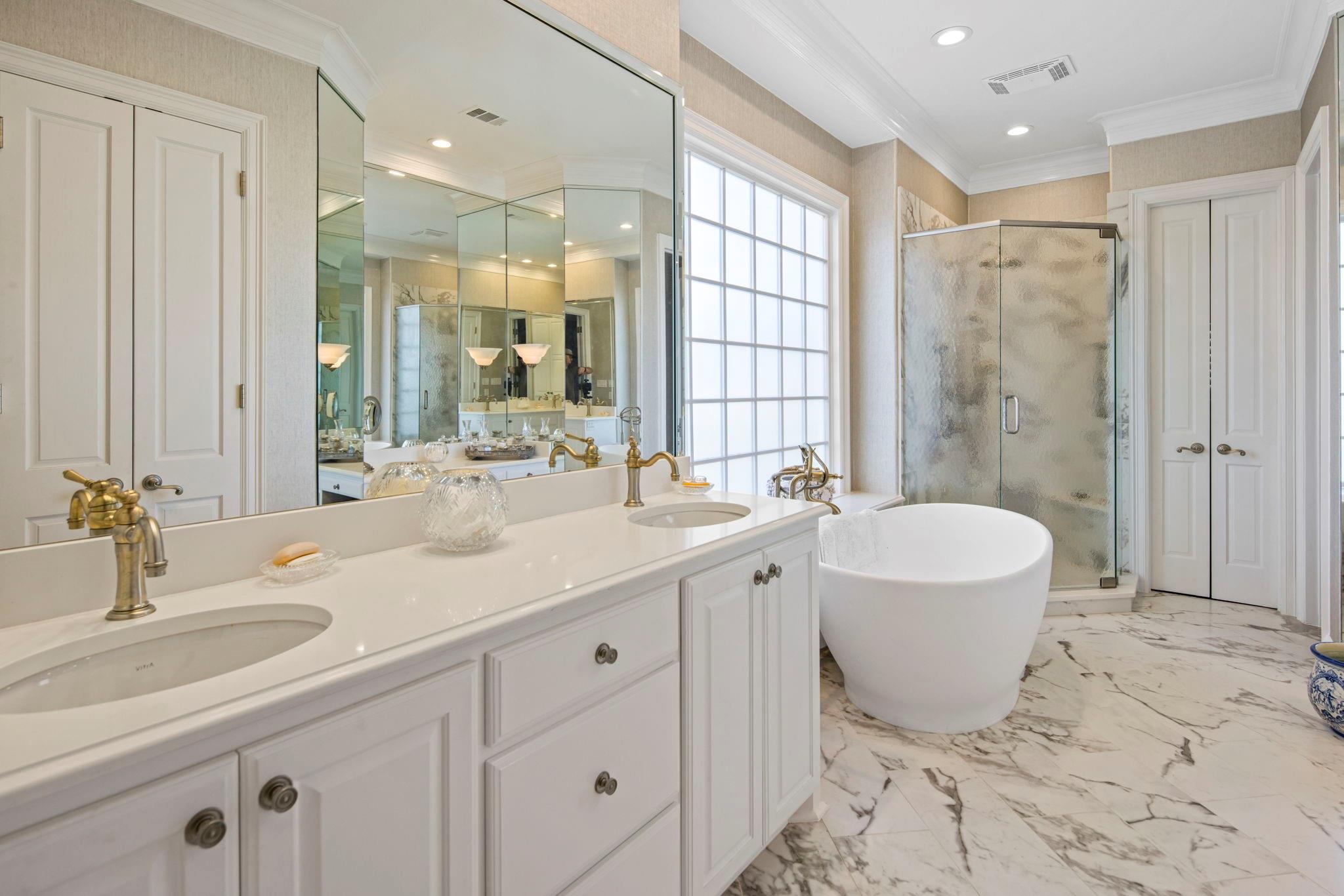 124 Florentine, Horseshoe Bay, TX 78657