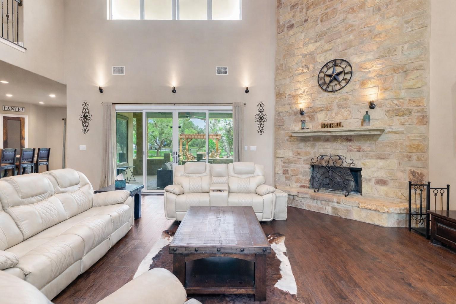 304 Pheasant Meadow Mdw, Liberty Hill, TX 78642