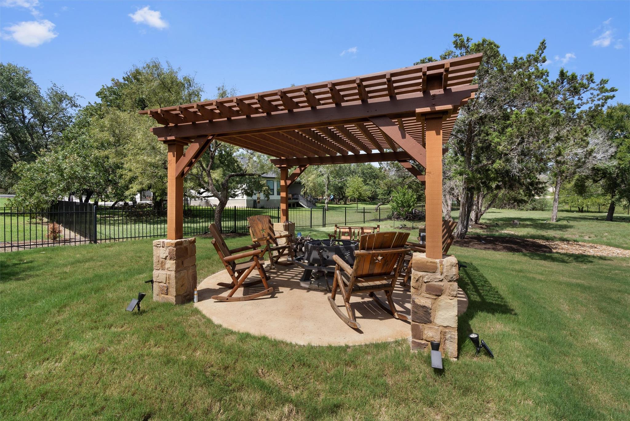 304 Pheasant Meadow Mdw, Liberty Hill, TX 78642