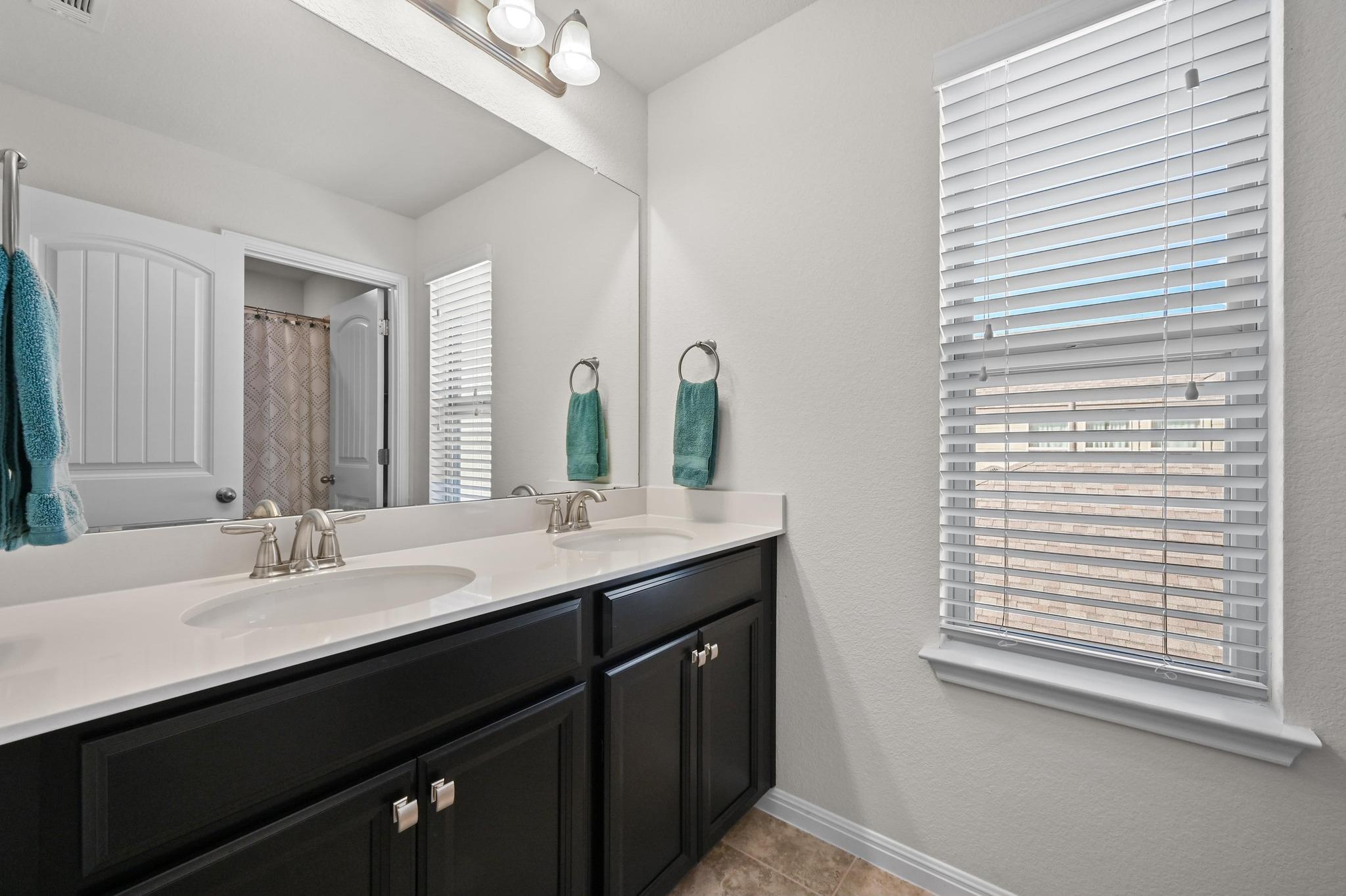 127 Iron Rail Rd, Dripping Springs, TX 78620