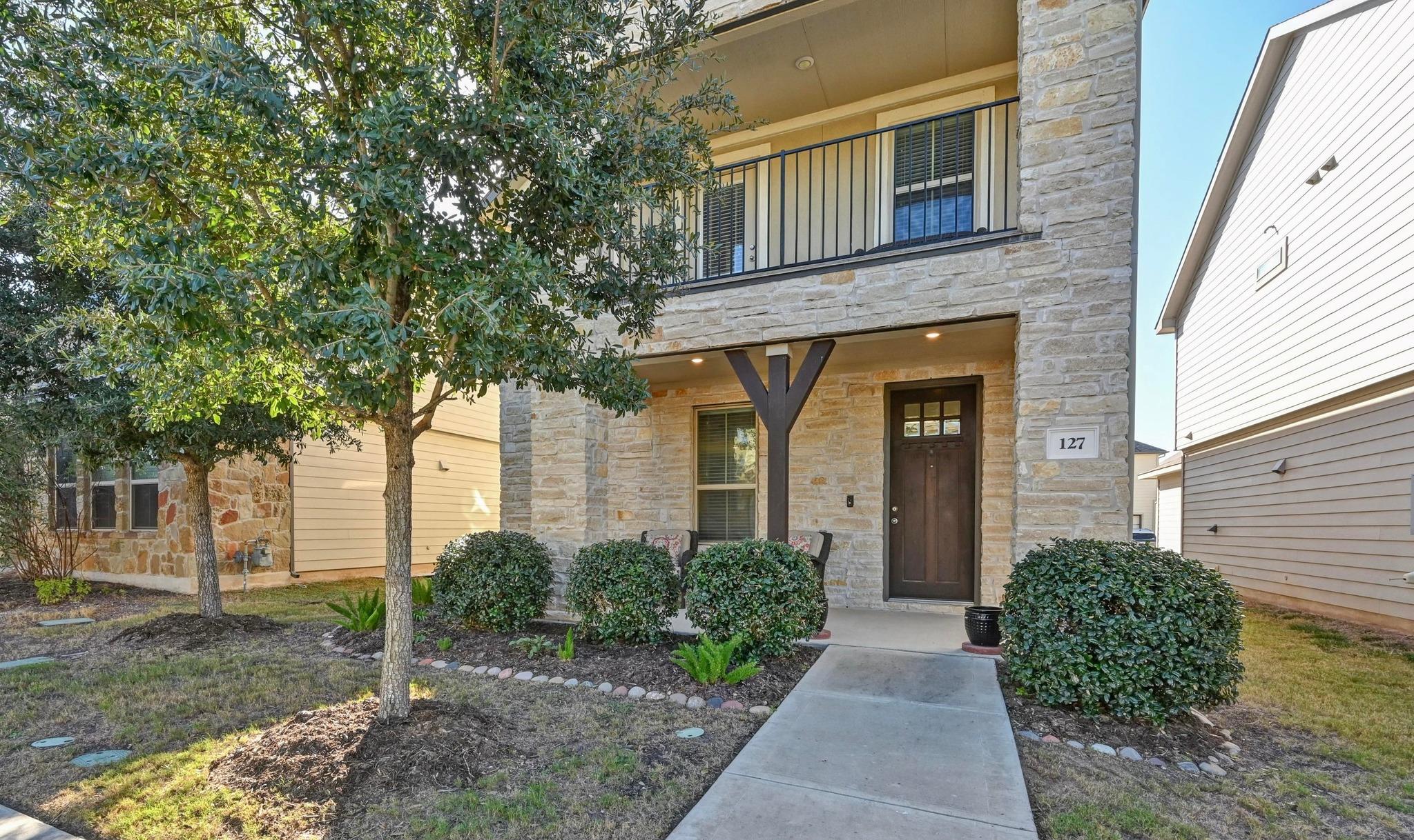 127 Iron Rail Rd, Dripping Springs, TX 78620