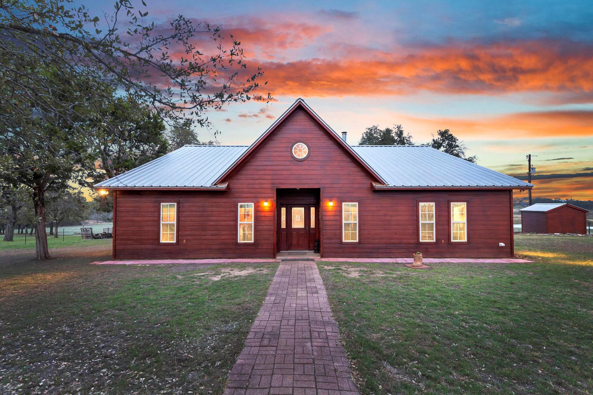 117 County Road 407, Spicewood, TX 78669