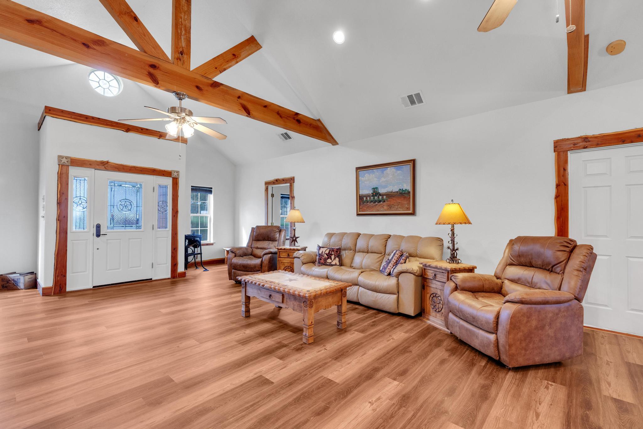 117 County Road 407, Spicewood, TX 78669