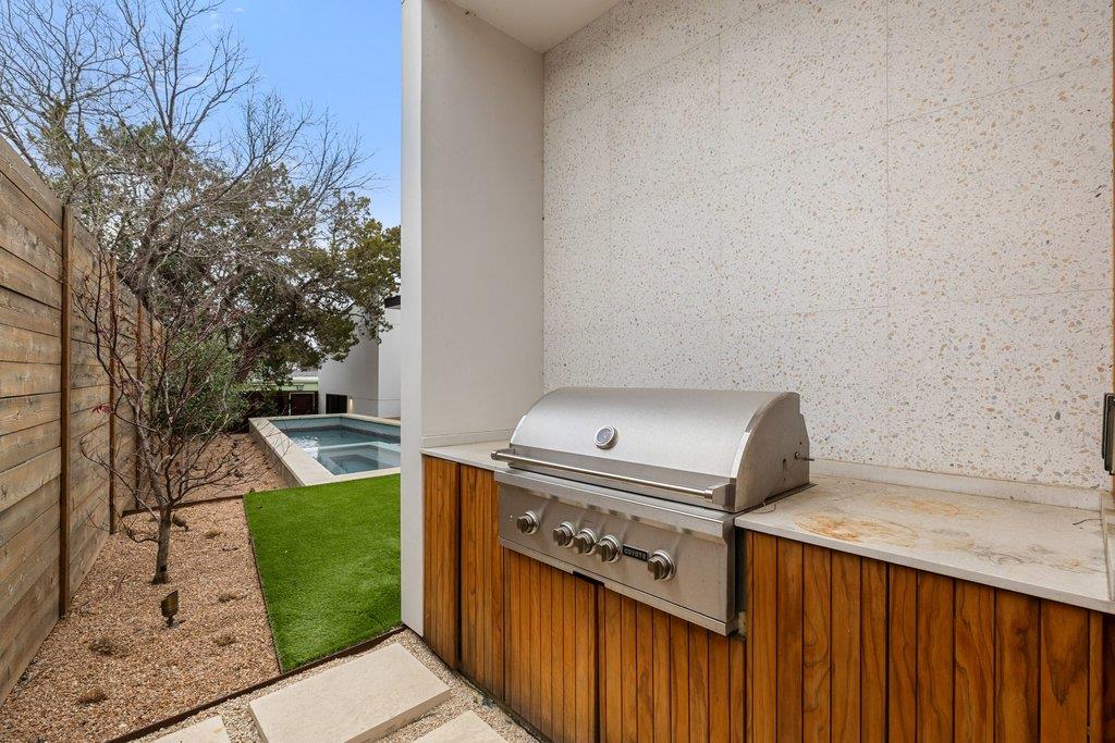 910 W Johanna St, Austin, TX 78704