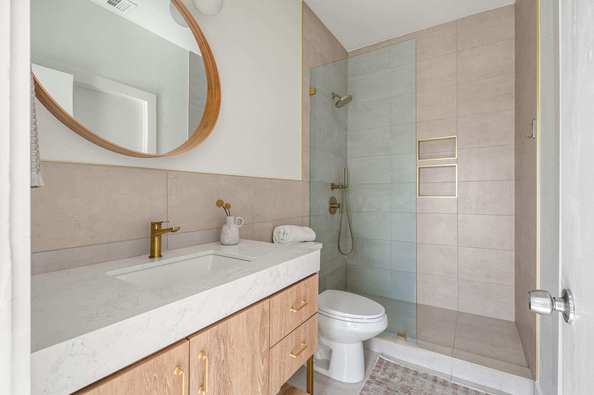 1910 Robbins Pl # 311, Austin, TX 78705