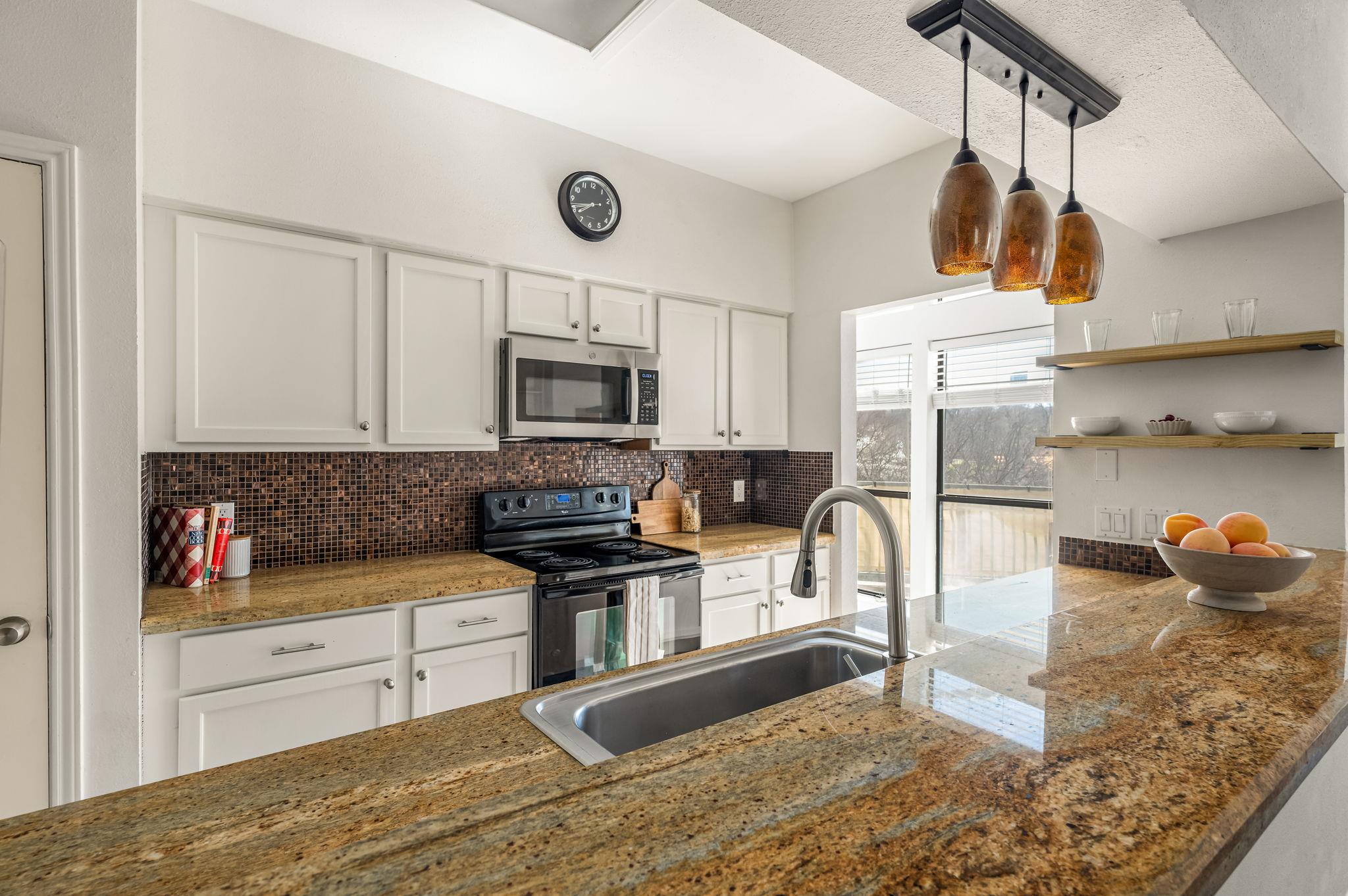 1910 Robbins Pl # 311, Austin, TX 78705