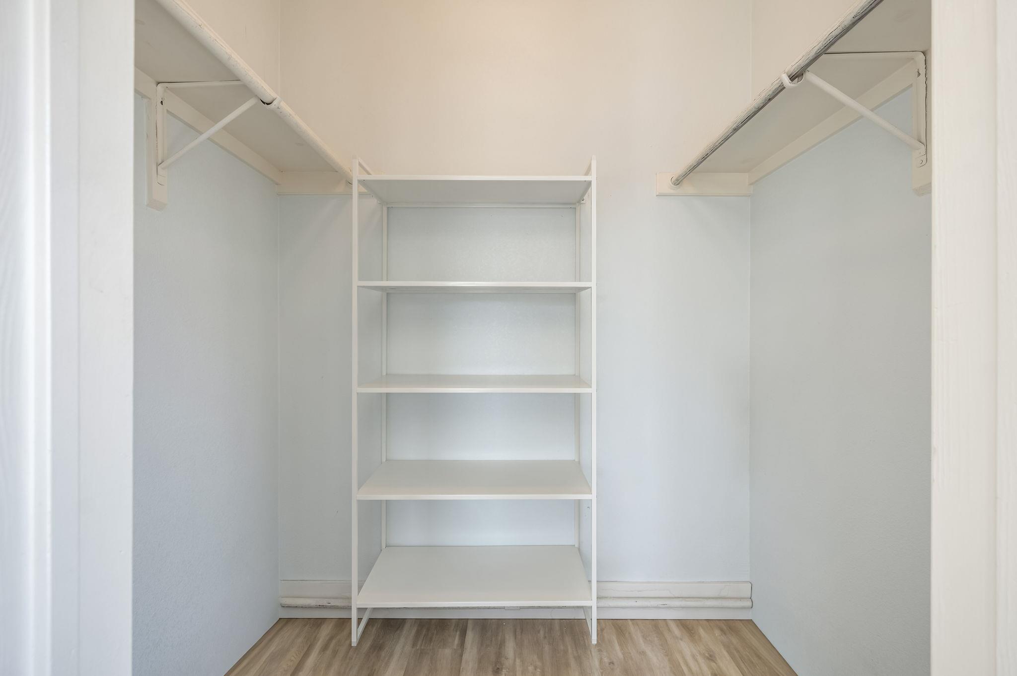 1910 Robbins Pl # 311, Austin, TX 78705