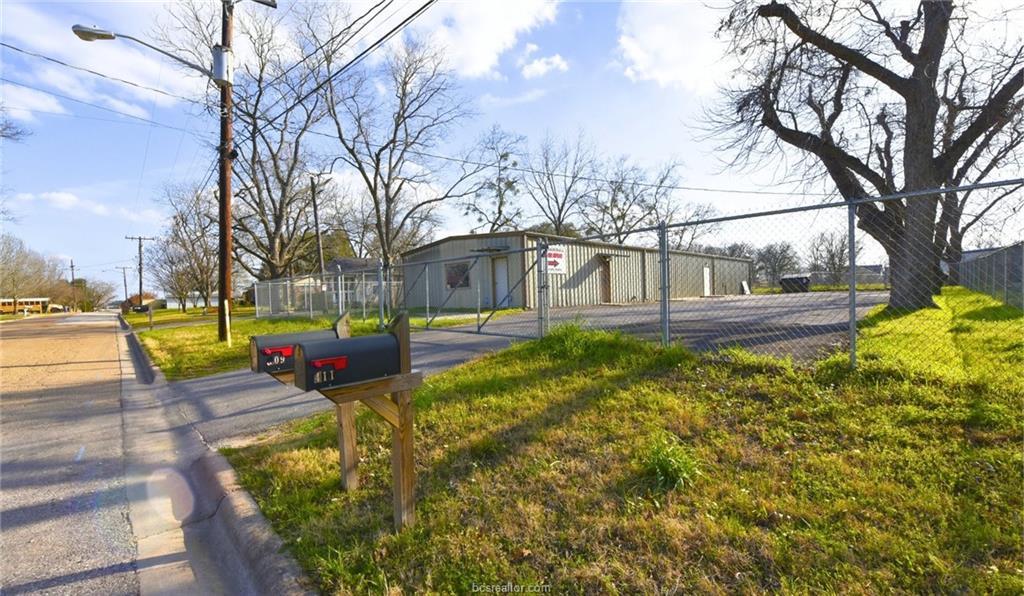 409 N Stone Street, Caldwell, TX 77836