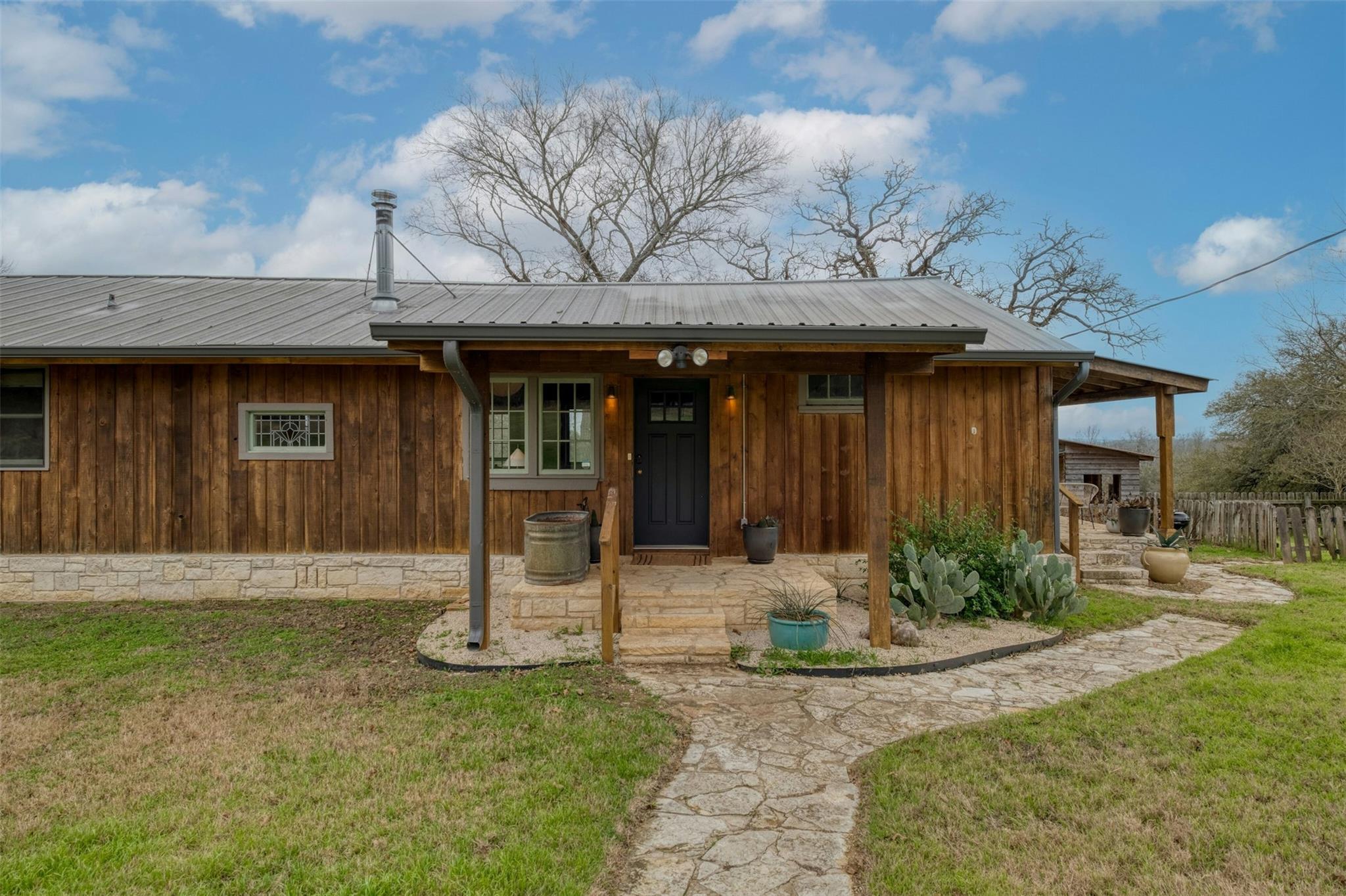 317 Walnut Creek Rd, Bastrop, TX 78602