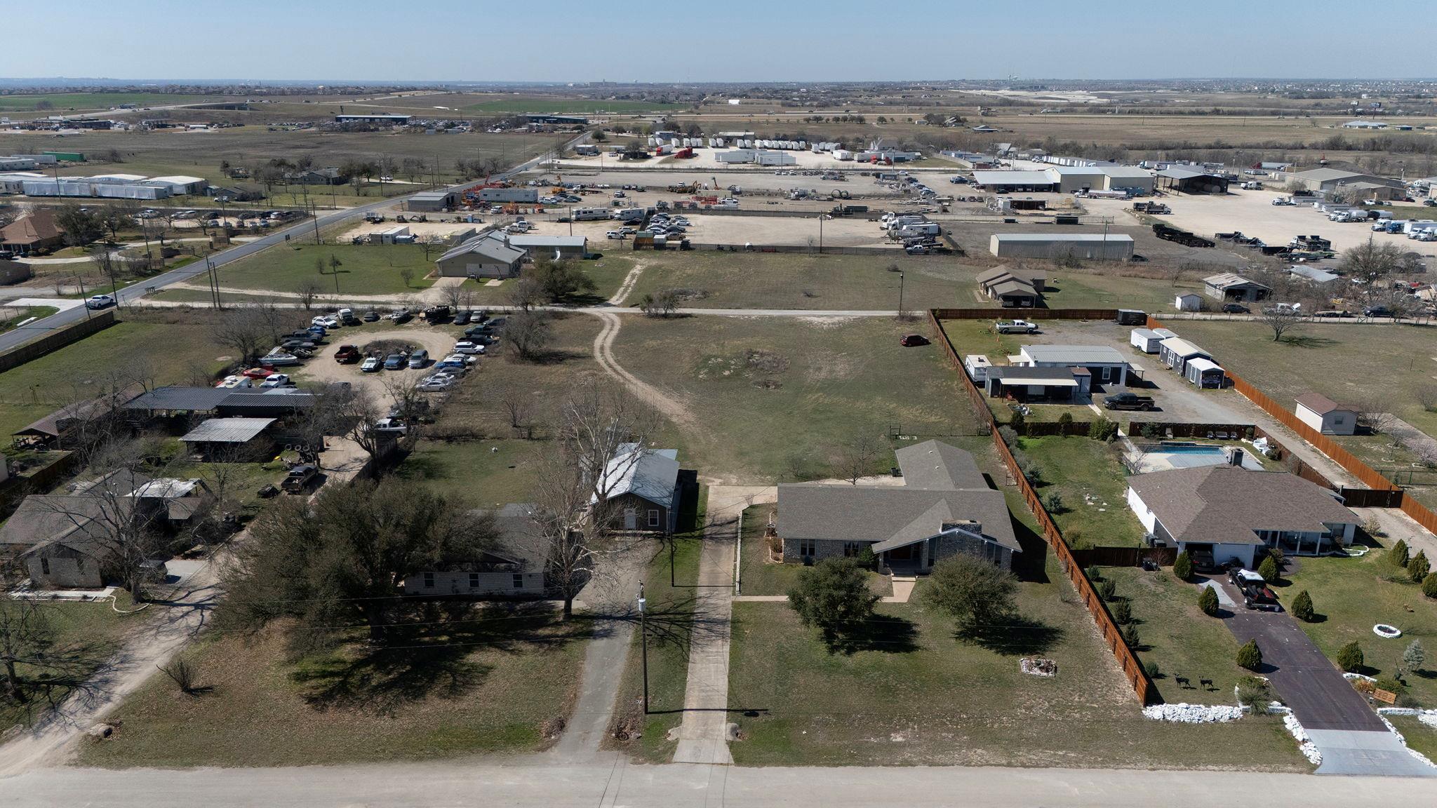 61 Family Cir, Hutto, TX 78634