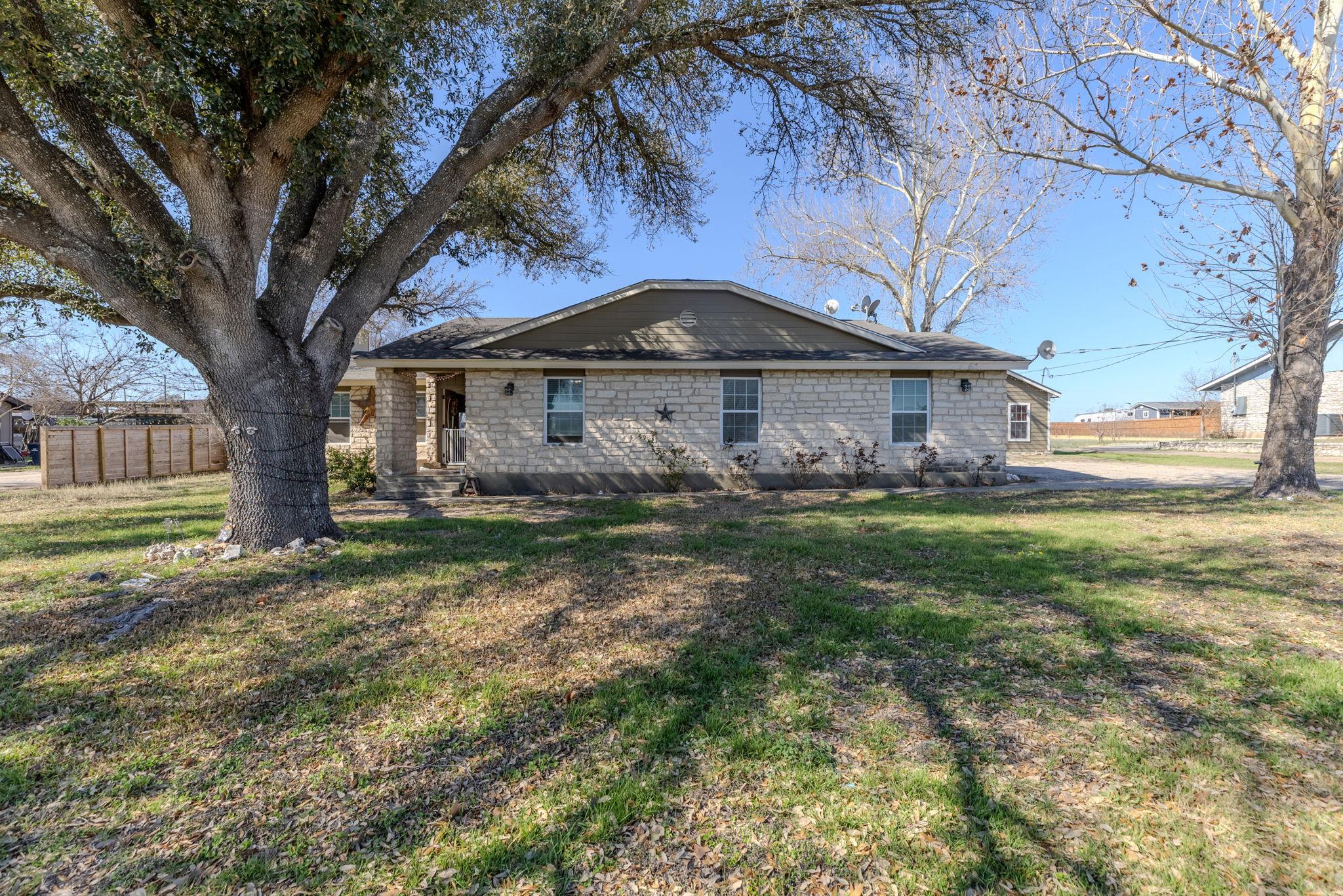 61 Family Cir, Hutto, TX 78634