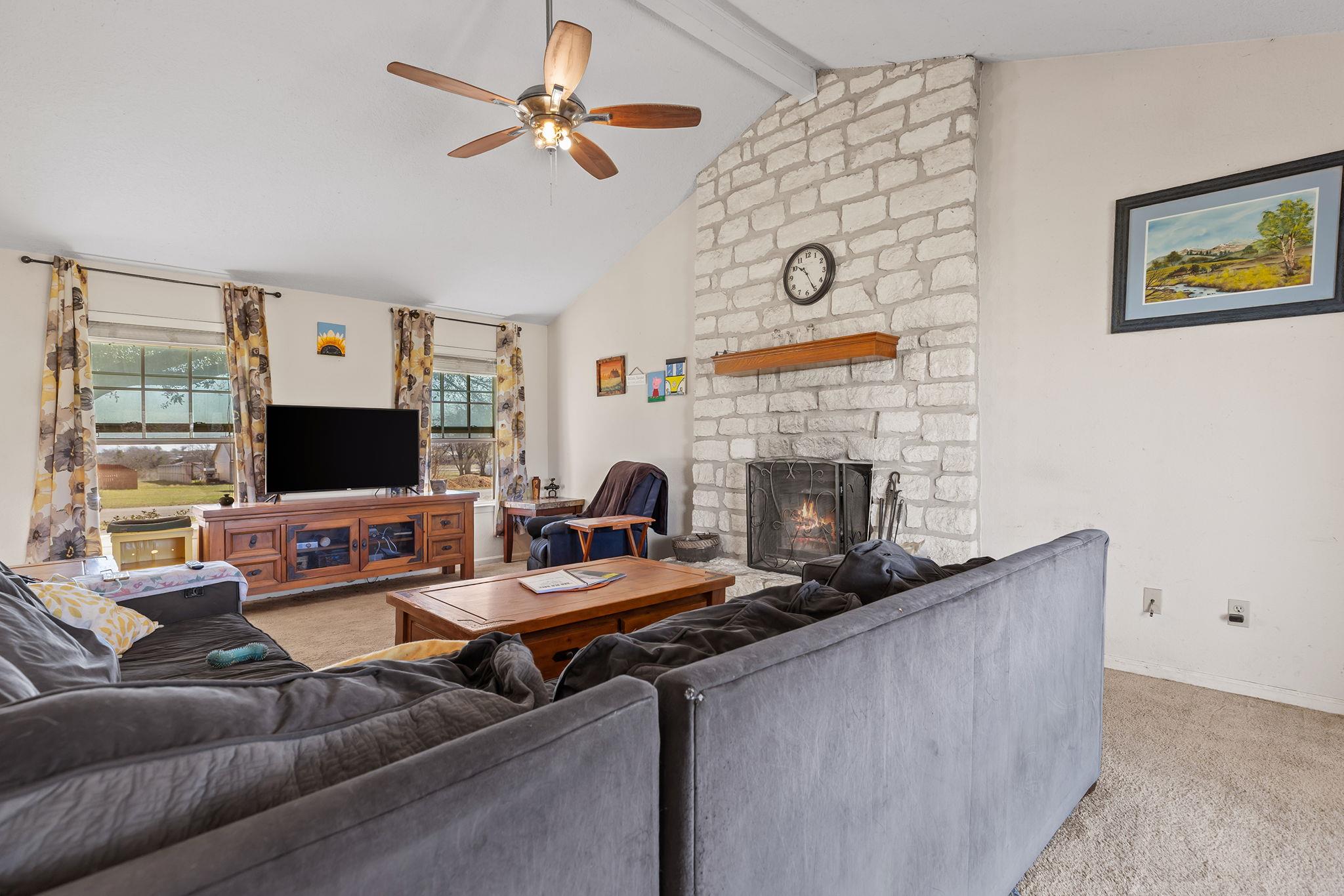 61 Family Cir, Hutto, TX 78634