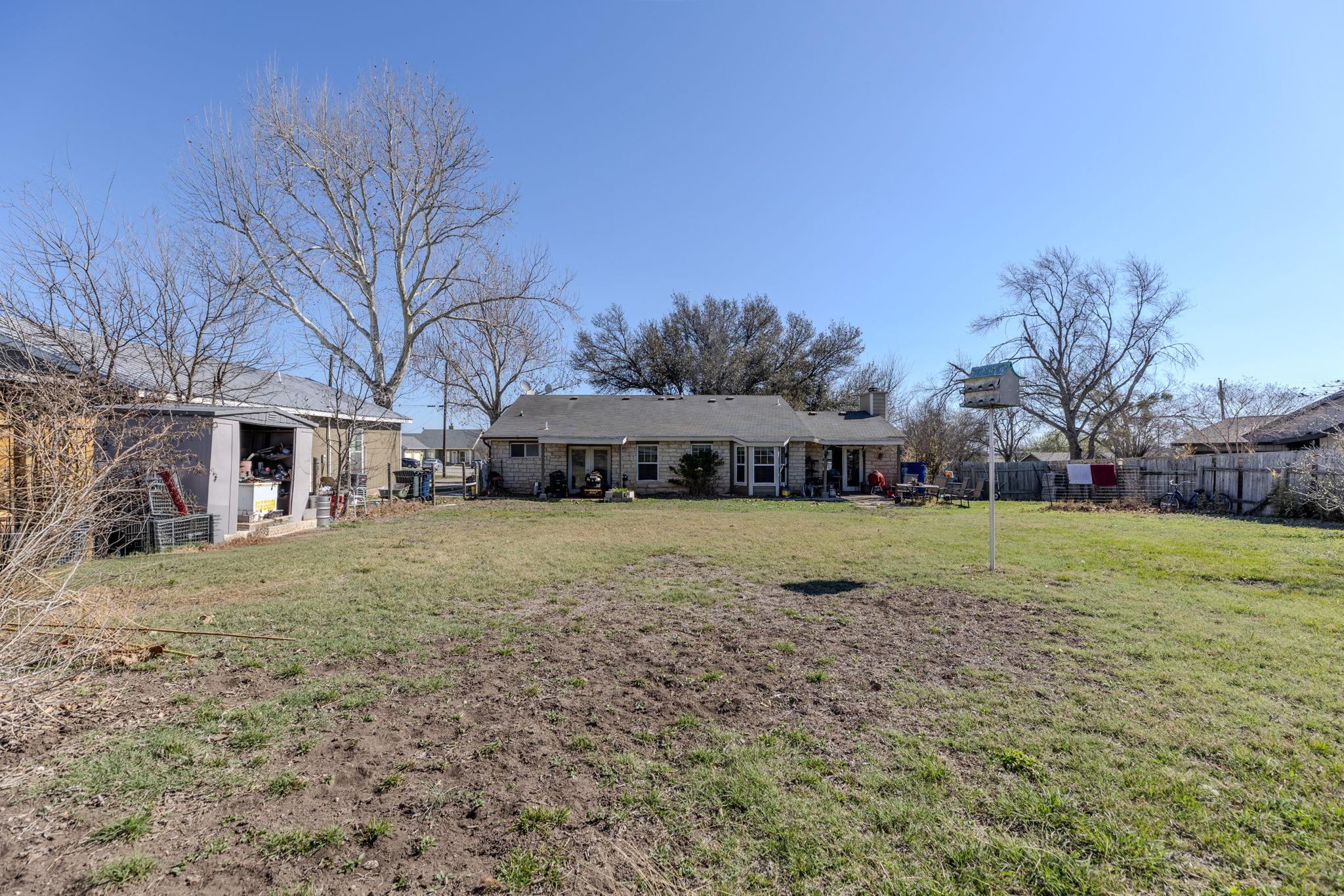 61 Family Cir, Hutto, TX 78634