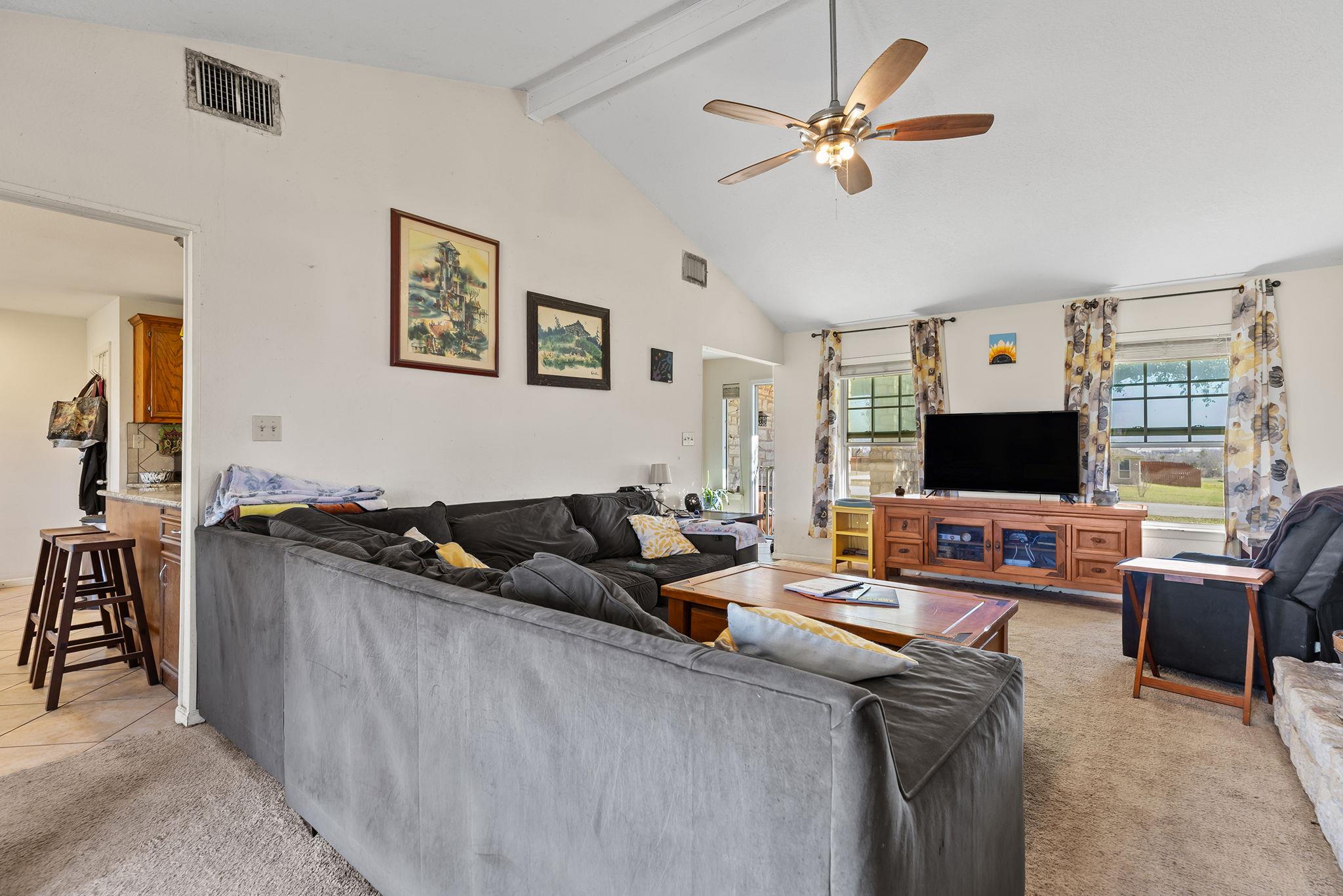 61 Family Cir, Hutto, TX 78634