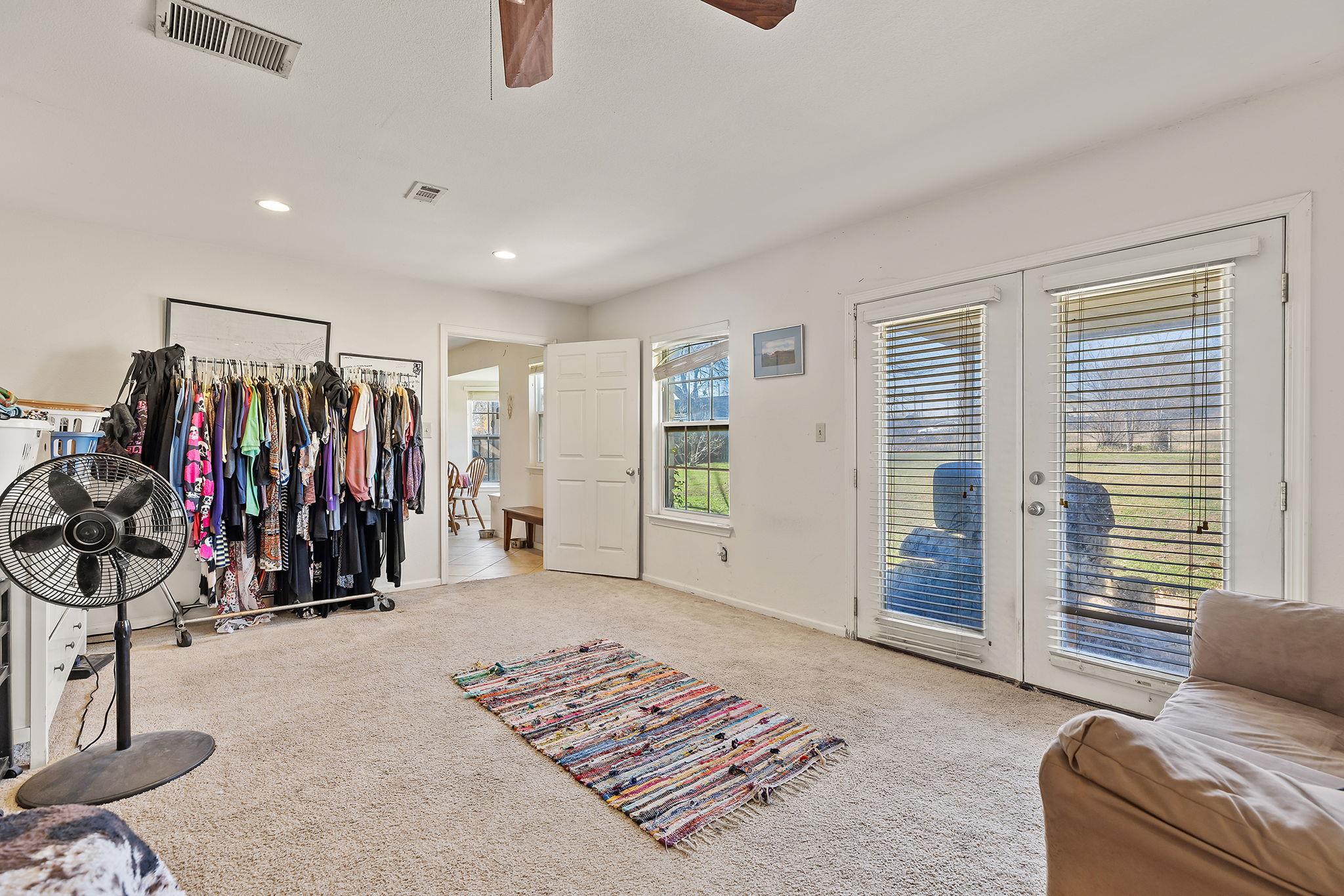 61 Family Cir, Hutto, TX 78634