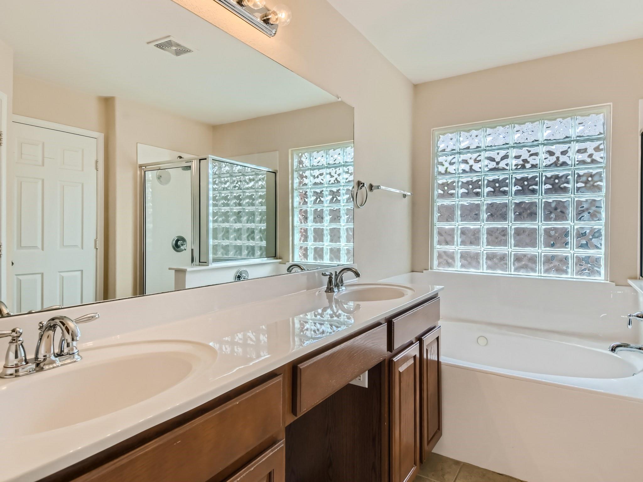 2016 Mary Ella Dr, Leander, TX 78641