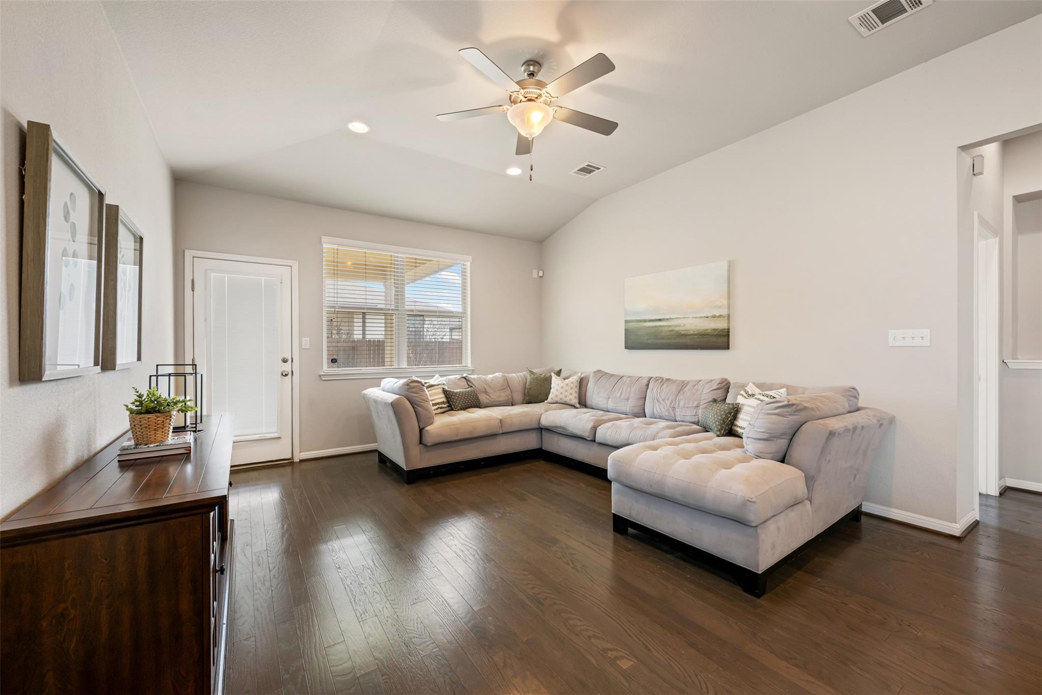 8121 Rosano St, Round Rock, TX 78665