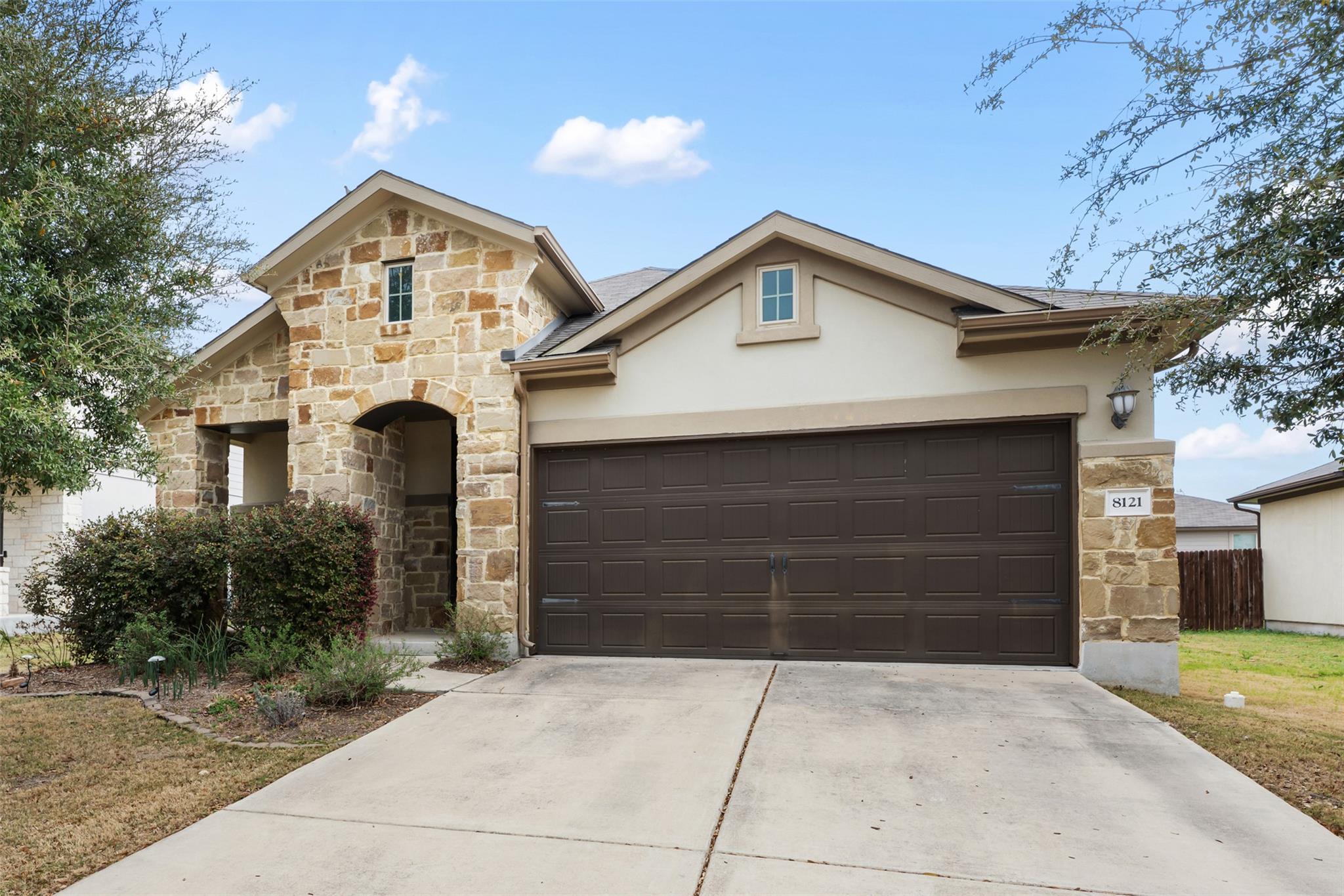 8121 Rosano St, Round Rock, TX 78665