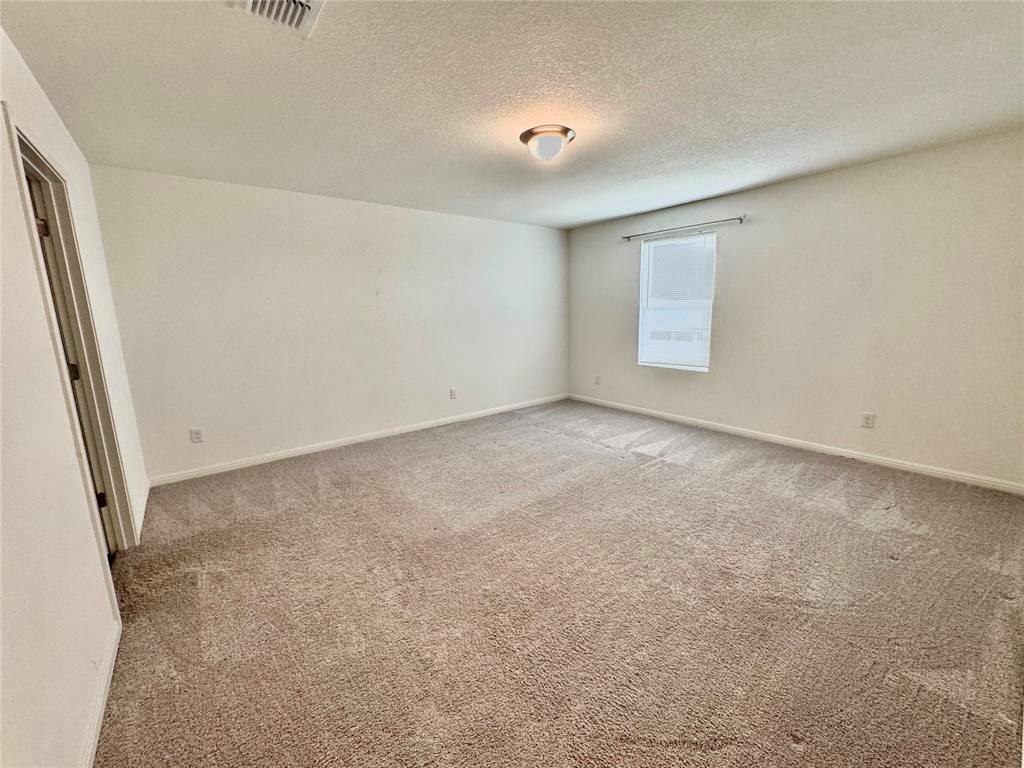 102 Gemsbok Rd, Hutto, TX 78634