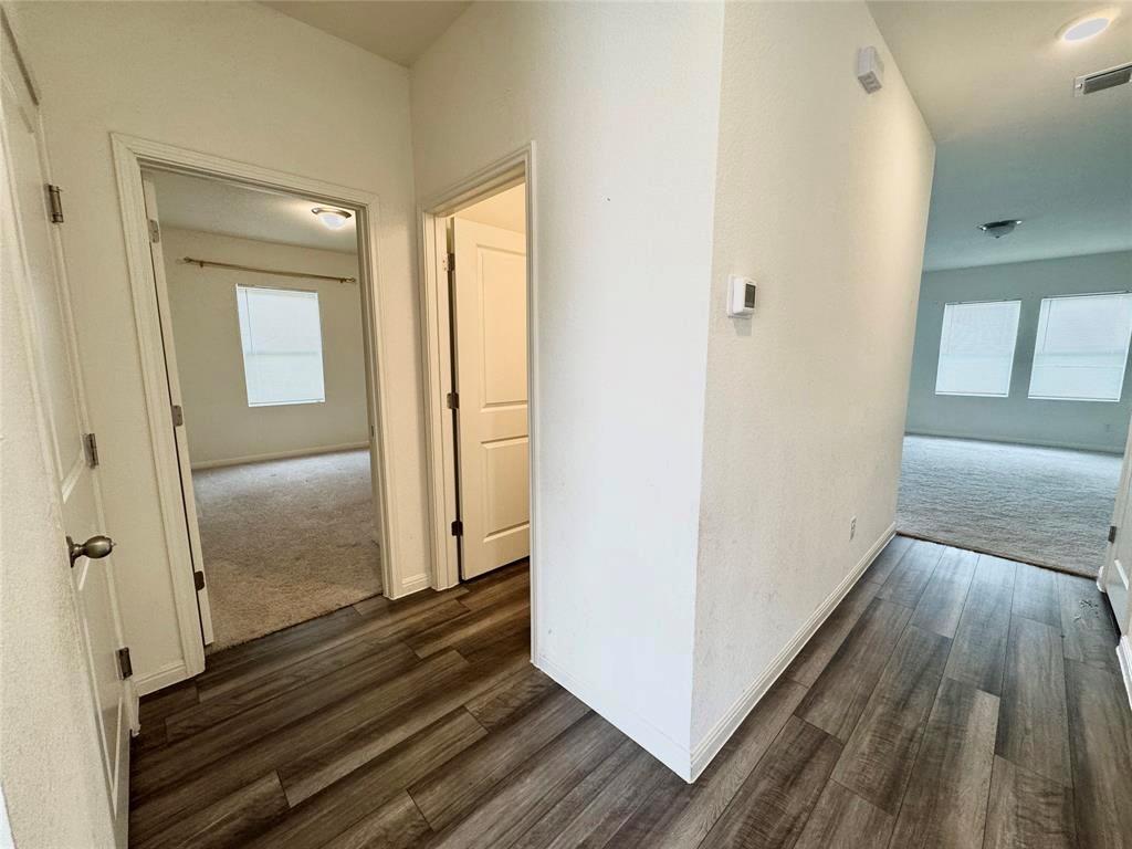 102 Gemsbok Rd, Hutto, TX 78634