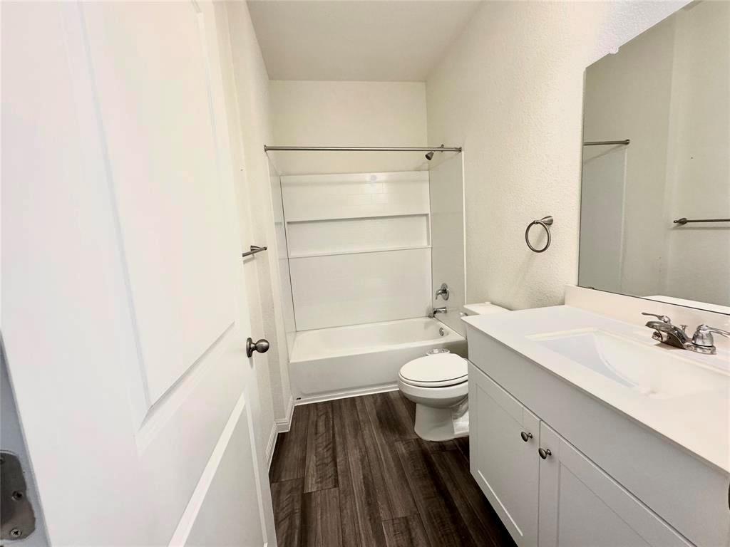 102 Gemsbok Rd, Hutto, TX 78634