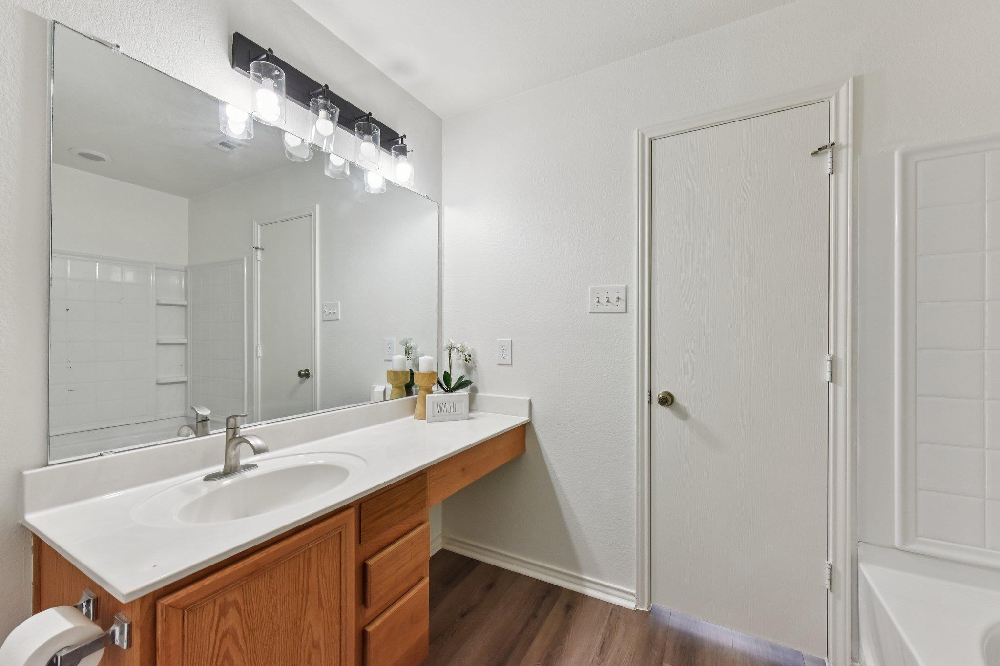 101 Bandara Woods Blvd, Elgin, TX 78621