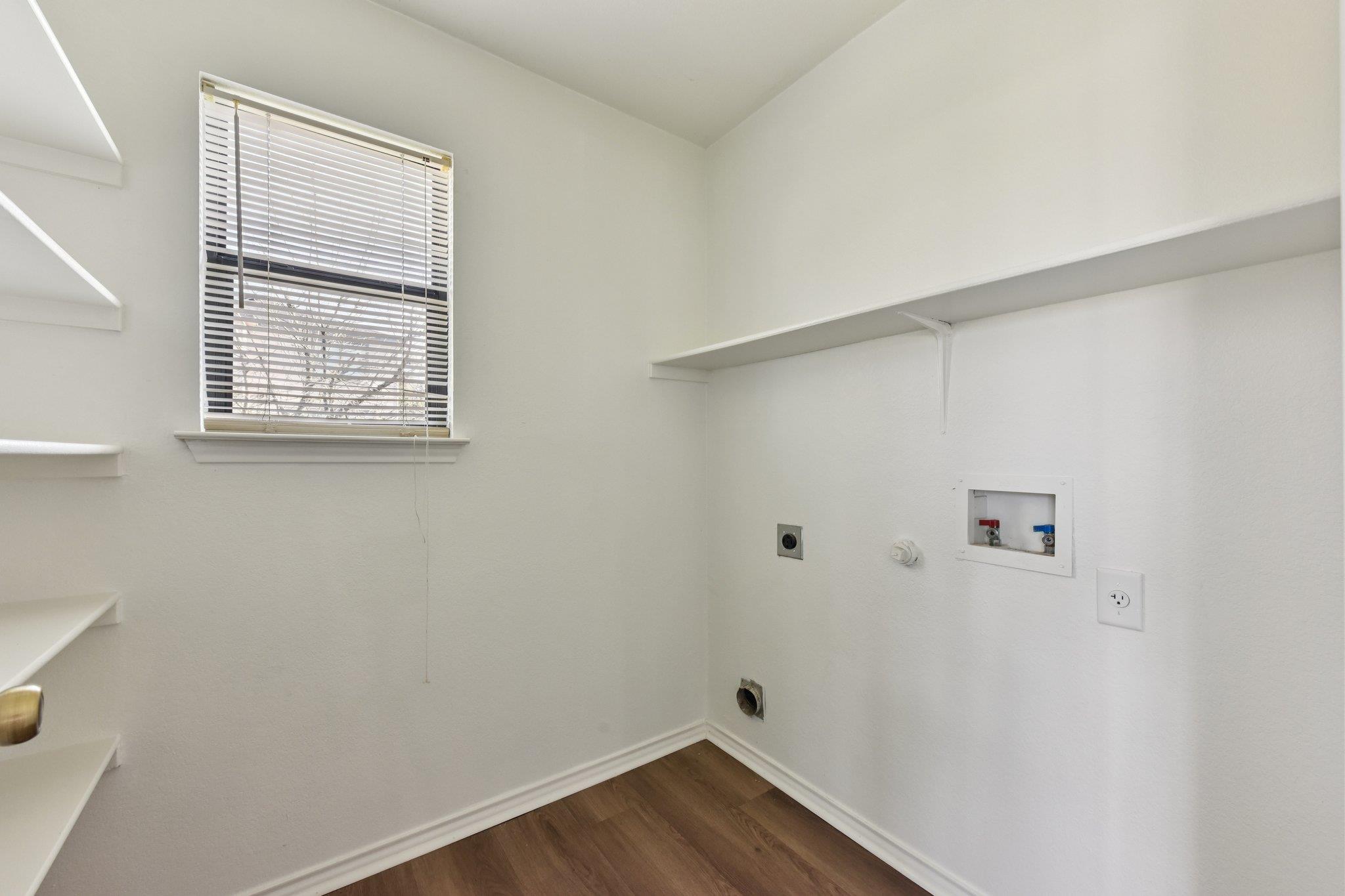 101 Bandara Woods Blvd, Elgin, TX 78621