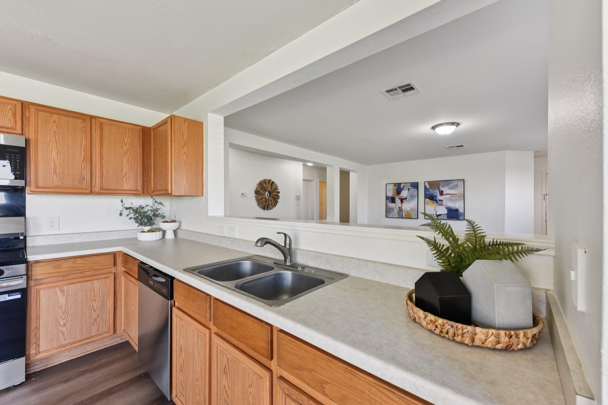 101 Bandara Woods Blvd, Elgin, TX 78621