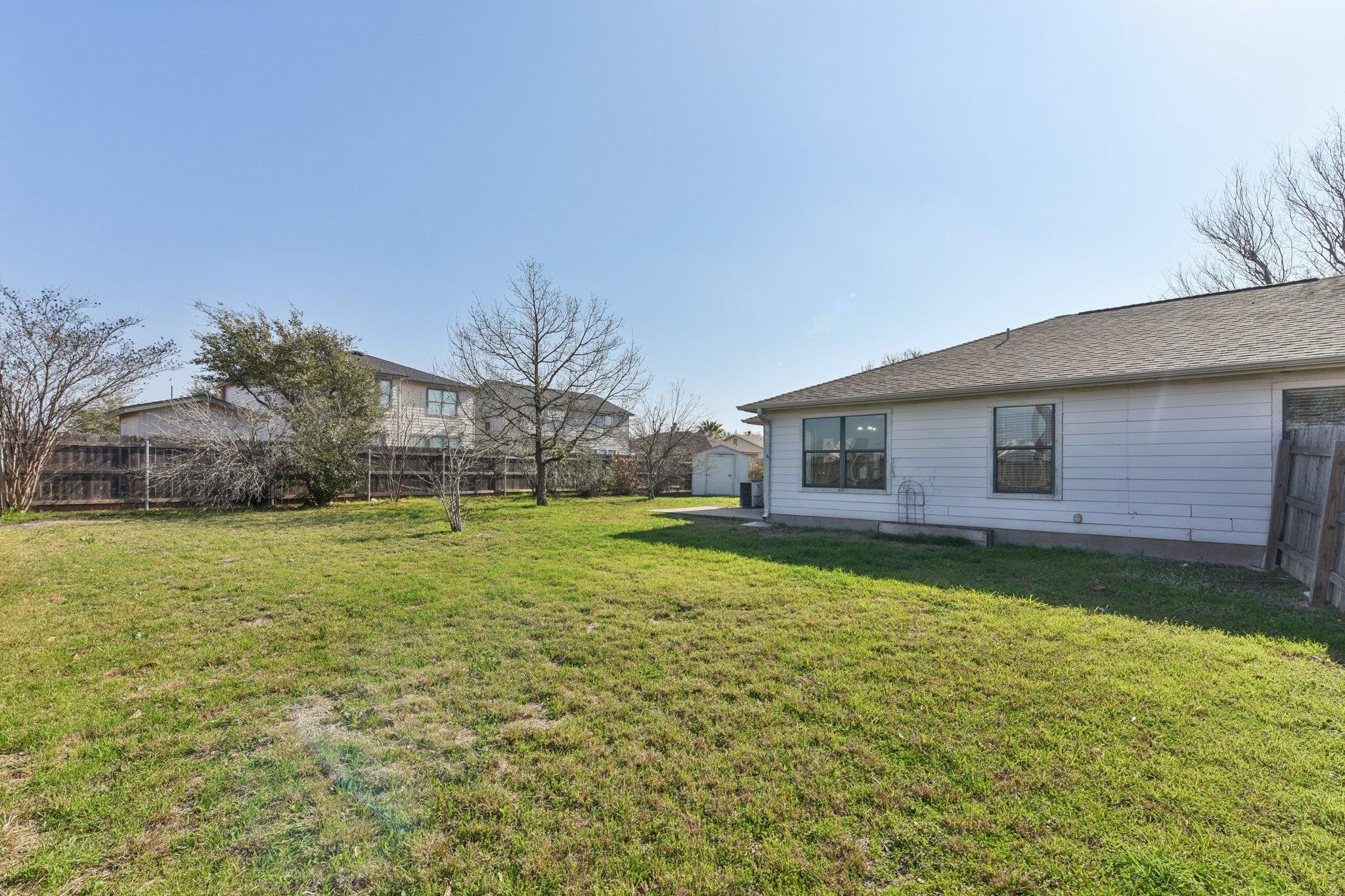 101 Bandara Woods Blvd, Elgin, TX 78621