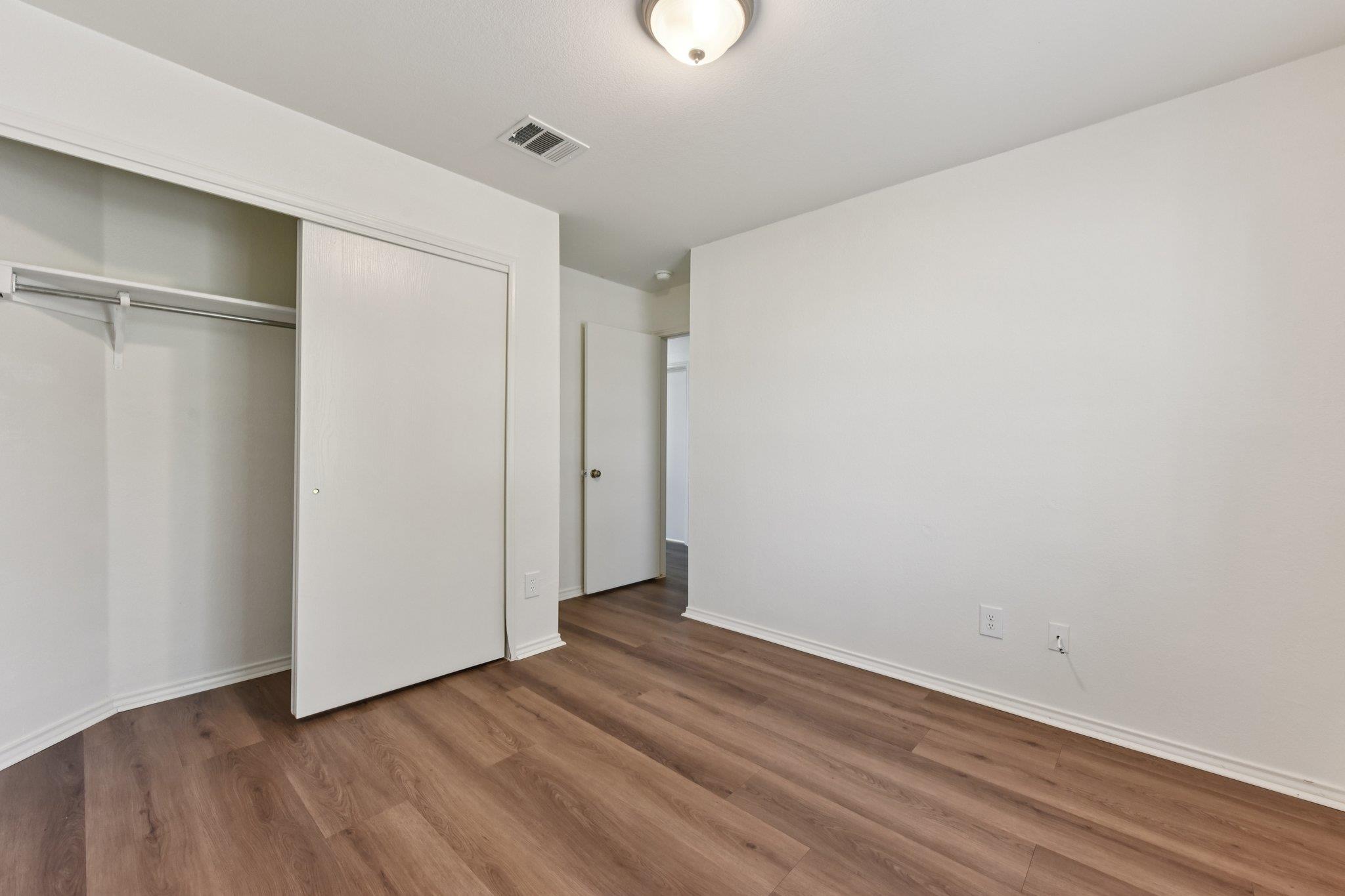 101 Bandara Woods Blvd, Elgin, TX 78621