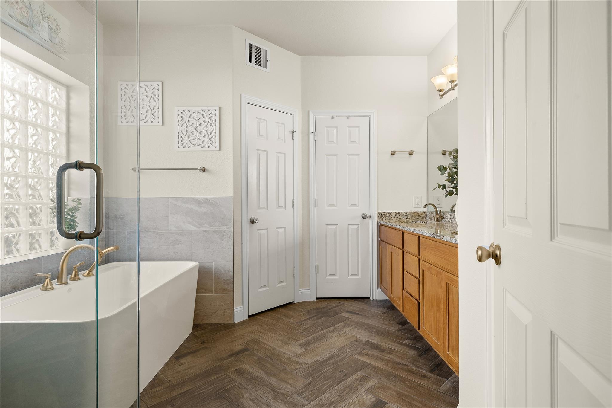 1104 Bethpage Dr, Hutto, TX 78634