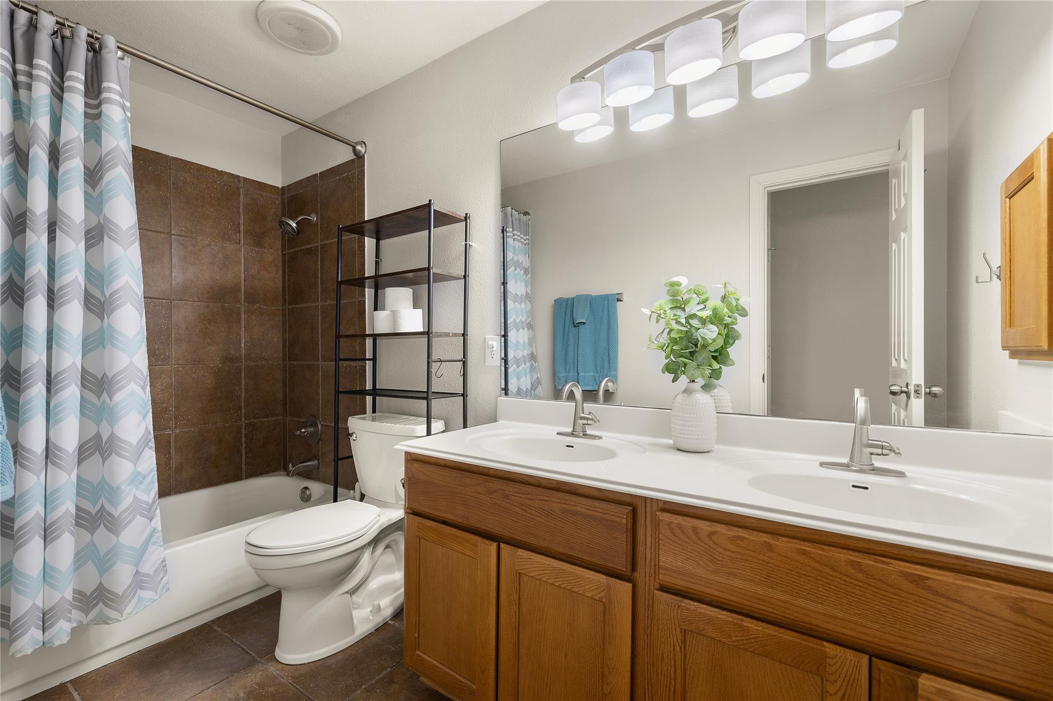 1104 Bethpage Dr, Hutto, TX 78634