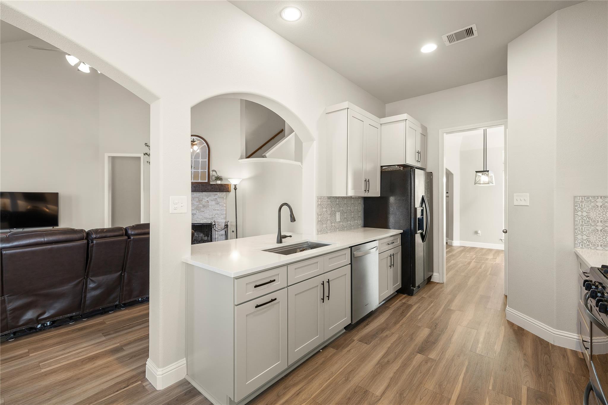 1104 Bethpage Dr, Hutto, TX 78634