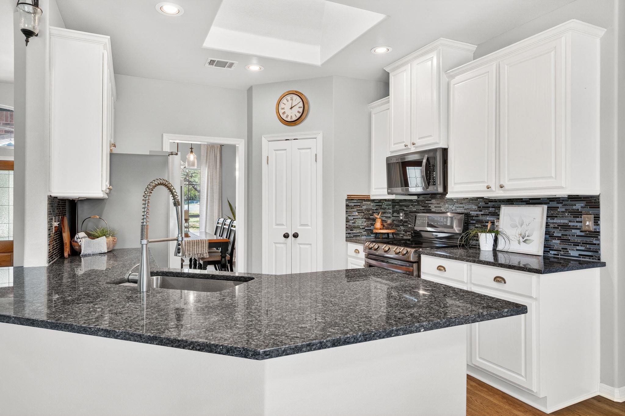 137 Ridgewood Cv, Georgetown, TX 78633