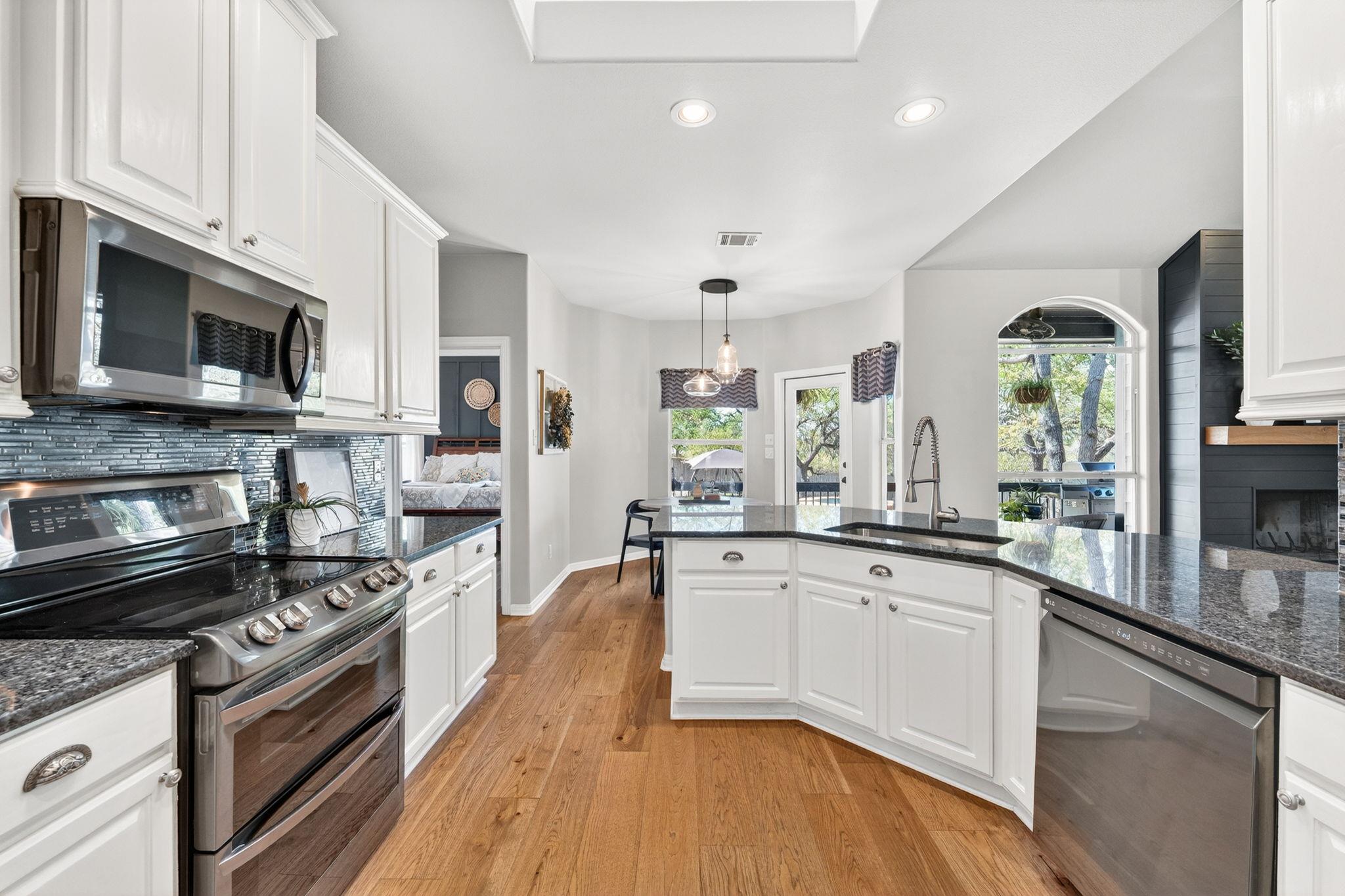 137 Ridgewood Cv, Georgetown, TX 78633