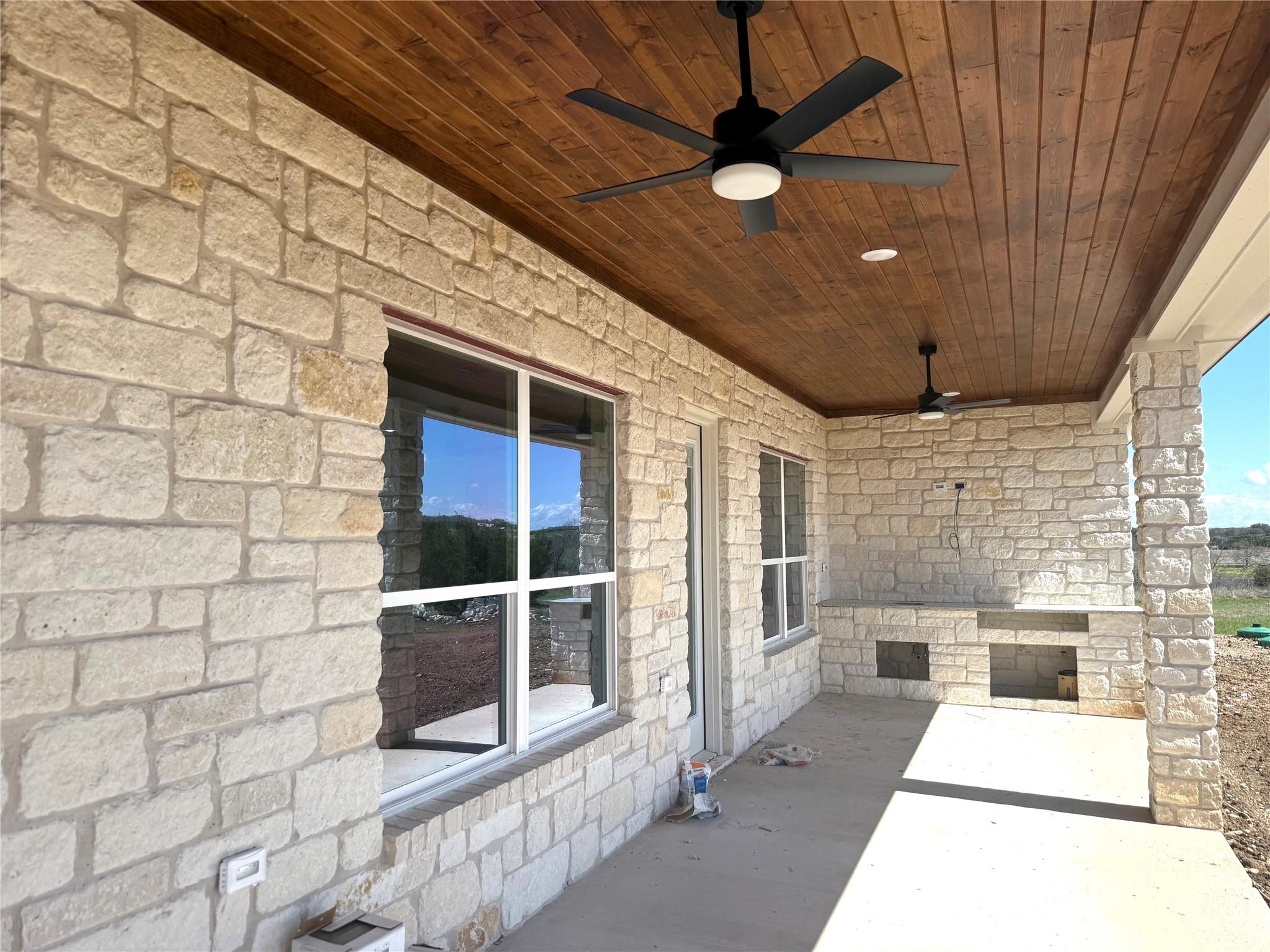 1614 Hunt Dr, Salado, TX 76571