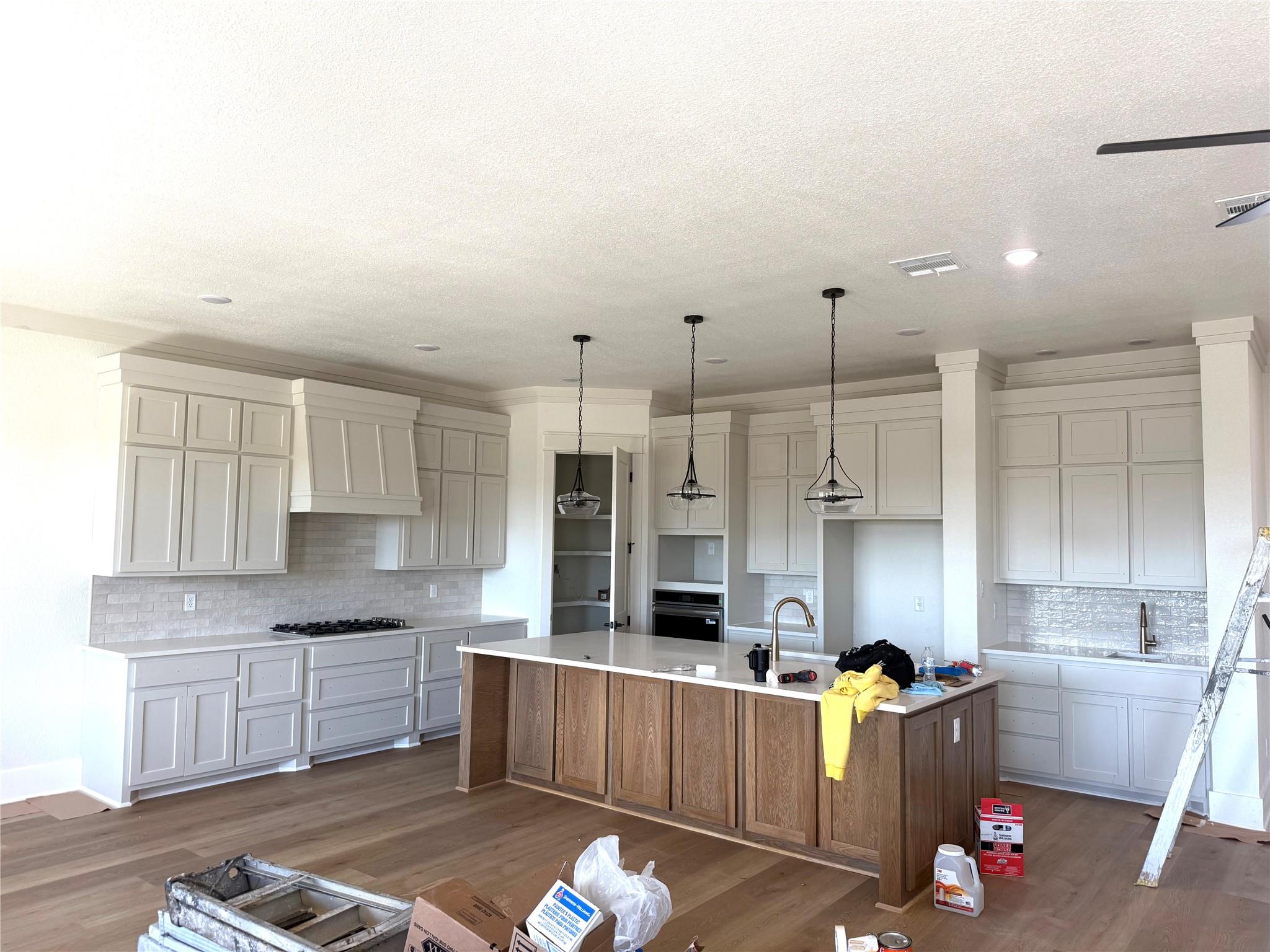 1614 Hunt Dr, Salado, TX 76571