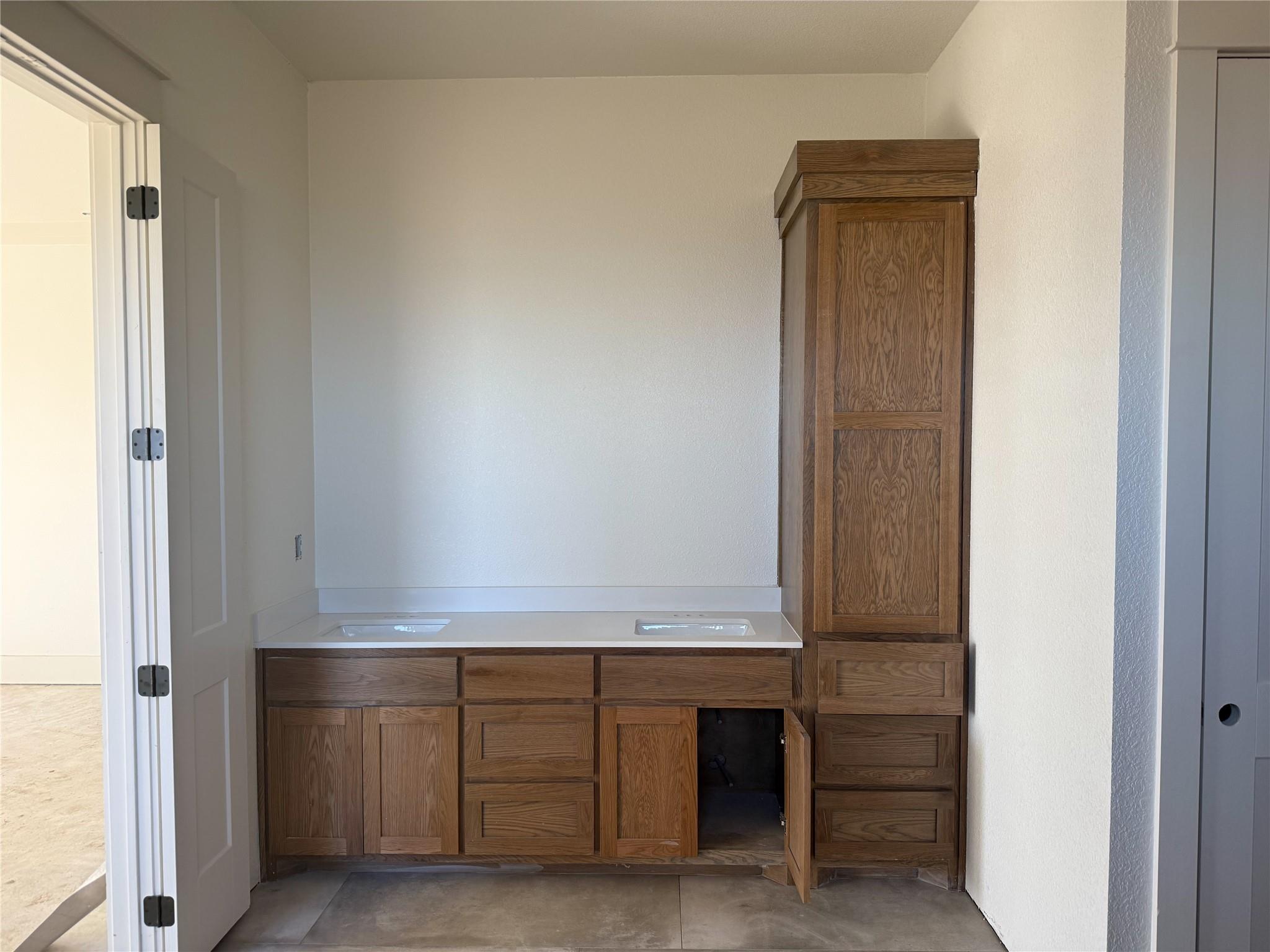 1614 Hunt Dr, Salado, TX 76571