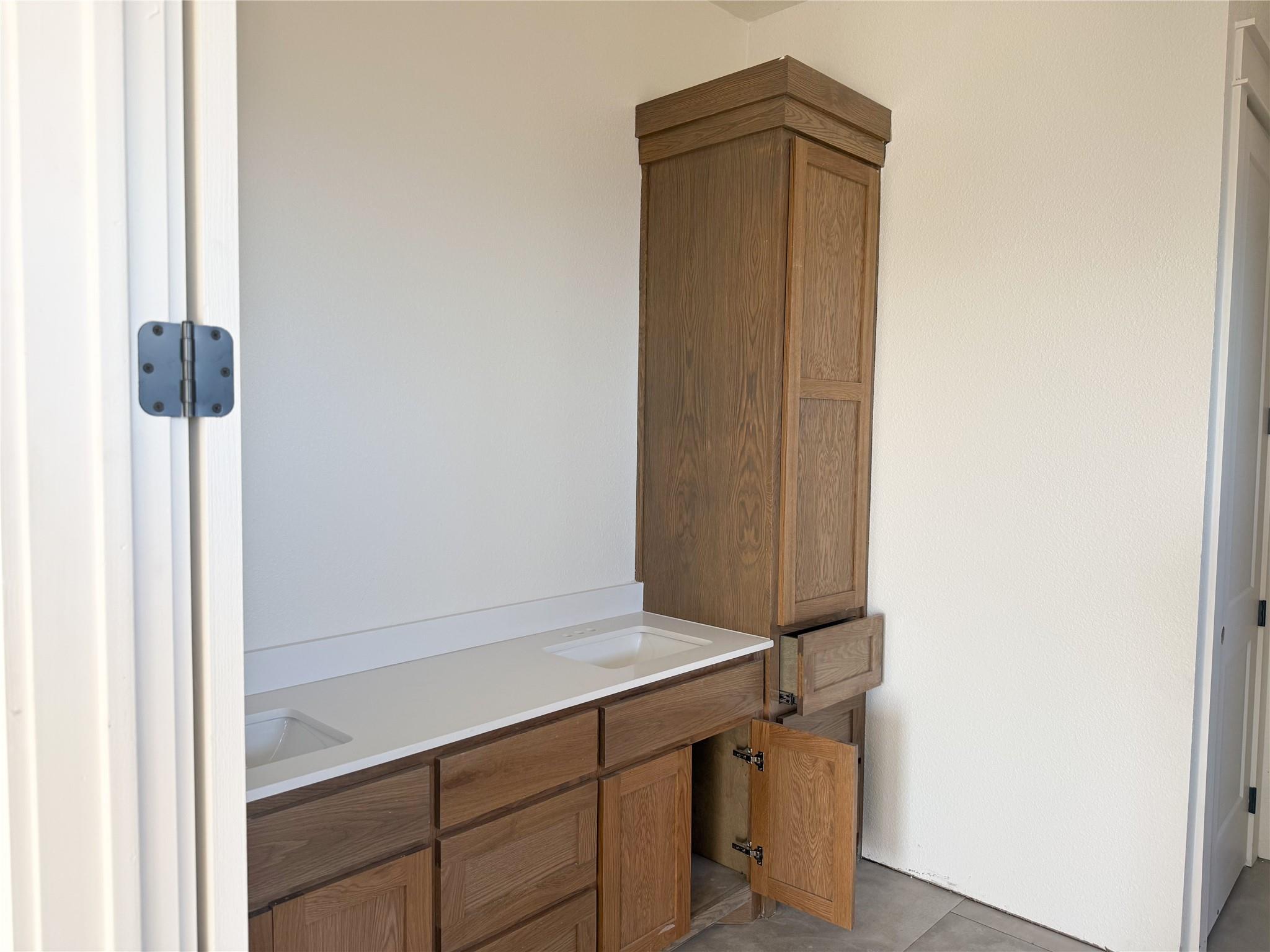 1614 Hunt Dr, Salado, TX 76571