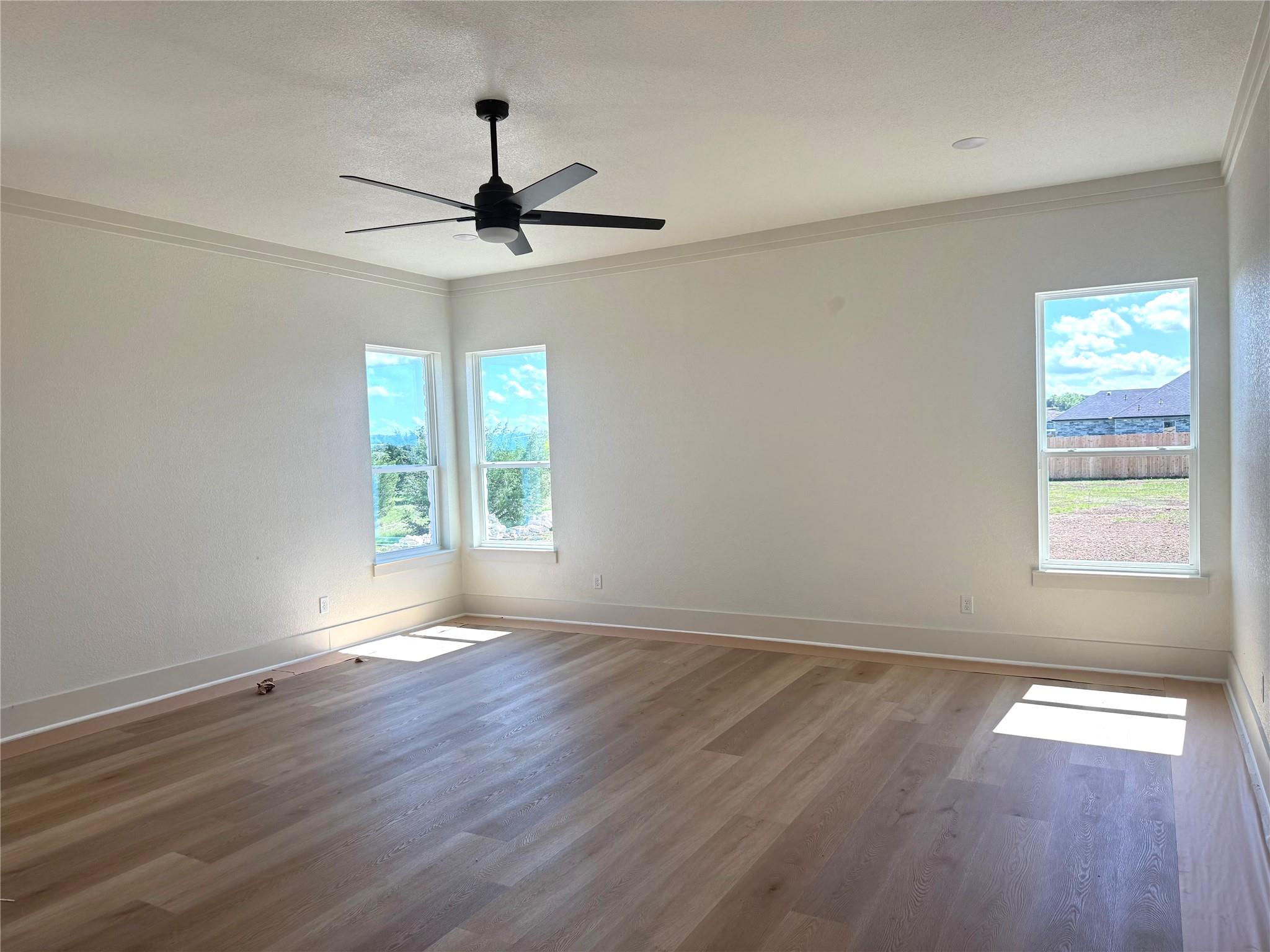 1614 Hunt Dr, Salado, TX 76571