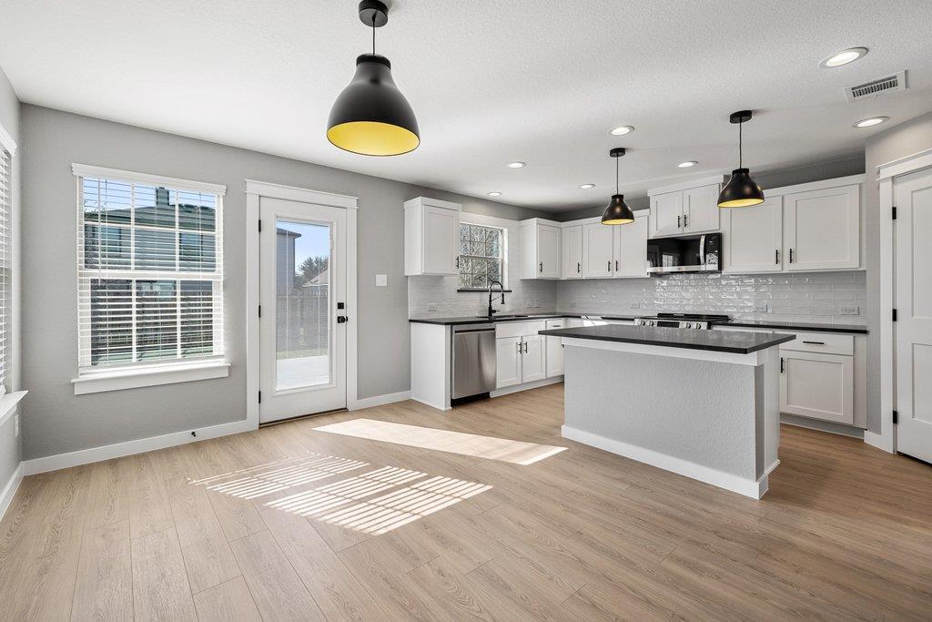 509 Estes Park, Taylor, TX 76574